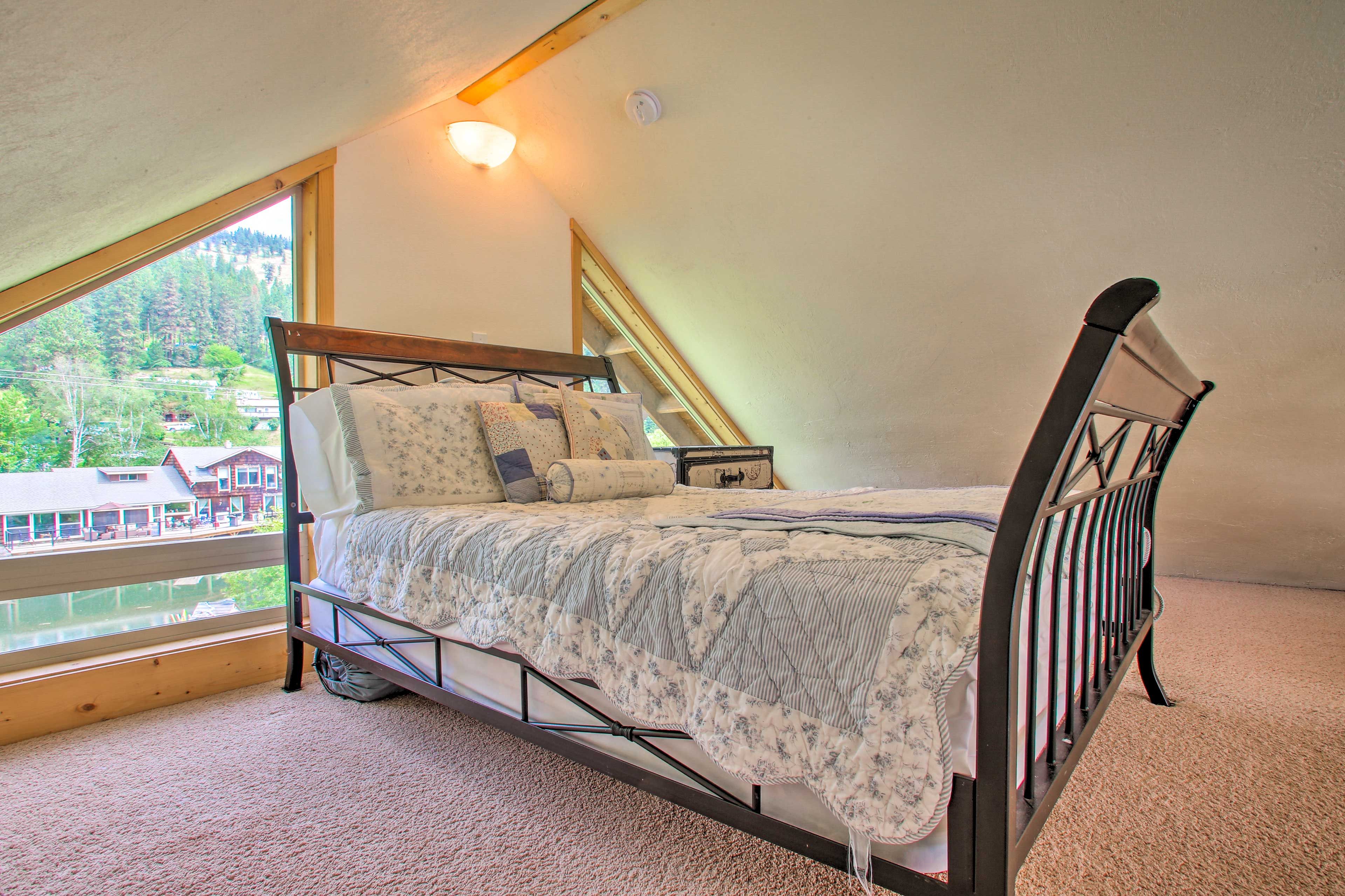 Loft | Queen Bed | Upper Level | Ladder Required for Access