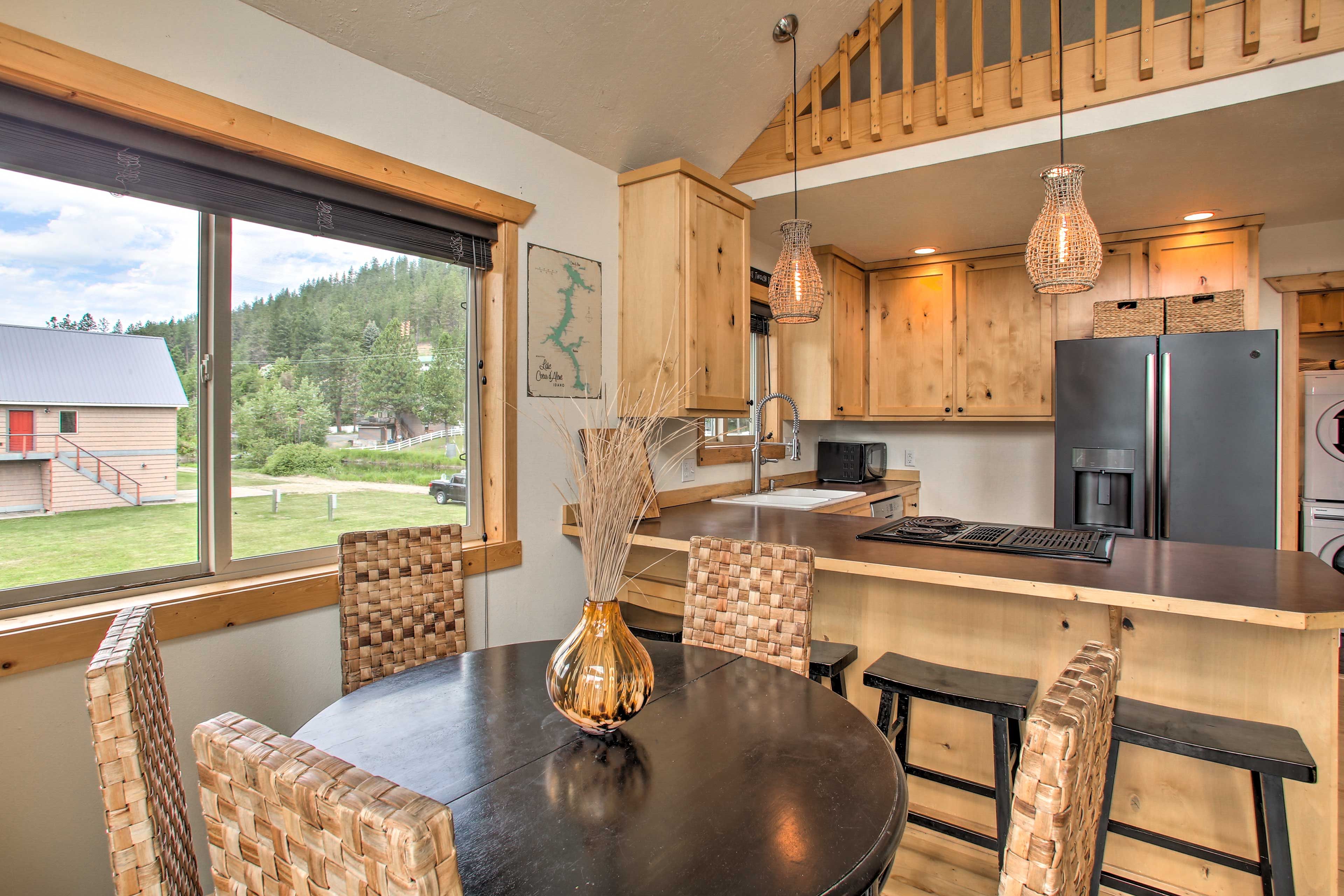 Kitchen & Dining Area | Cooking & Dining Basics | Main Level