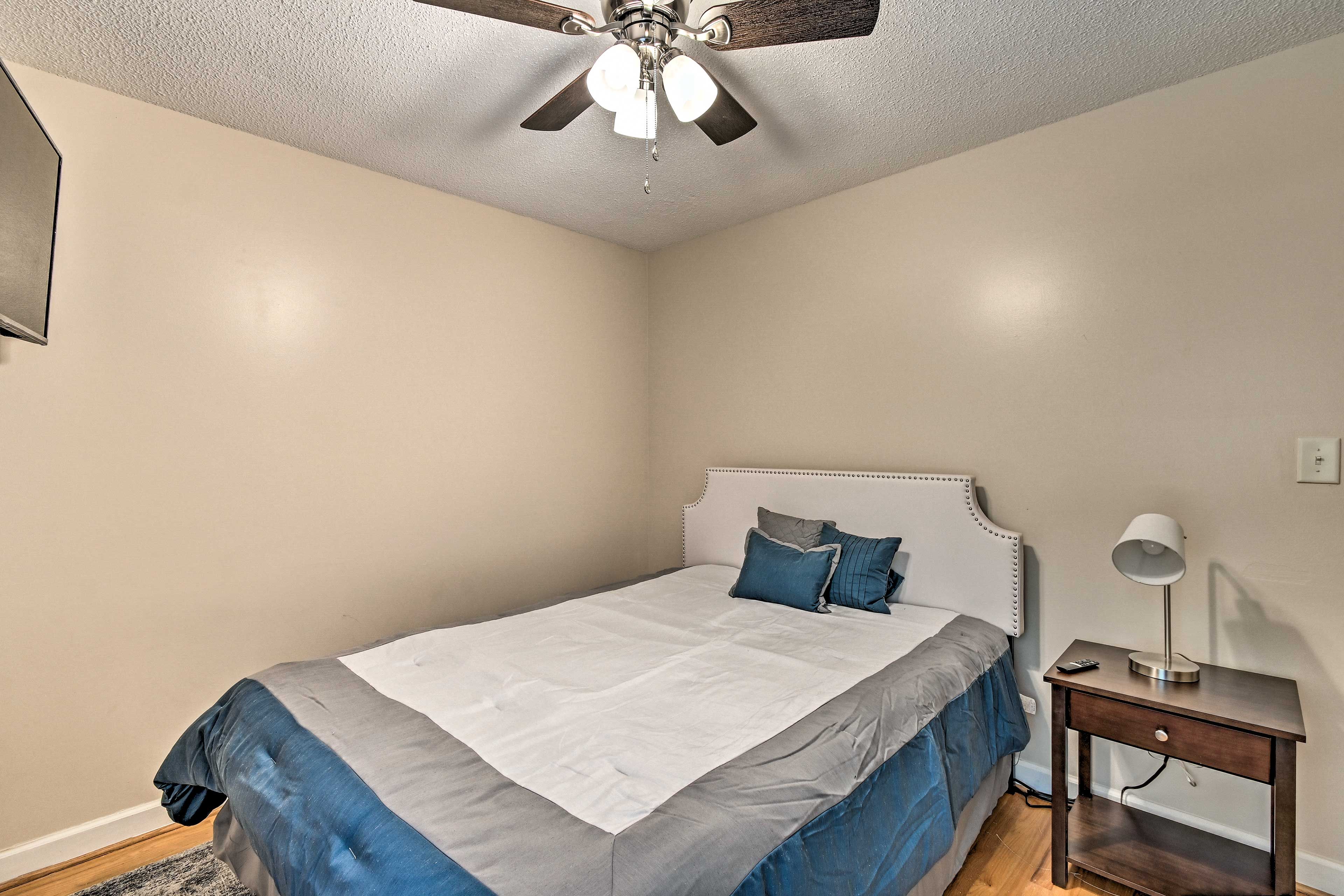 Bedroom 3 | Full Bed | Smart TV