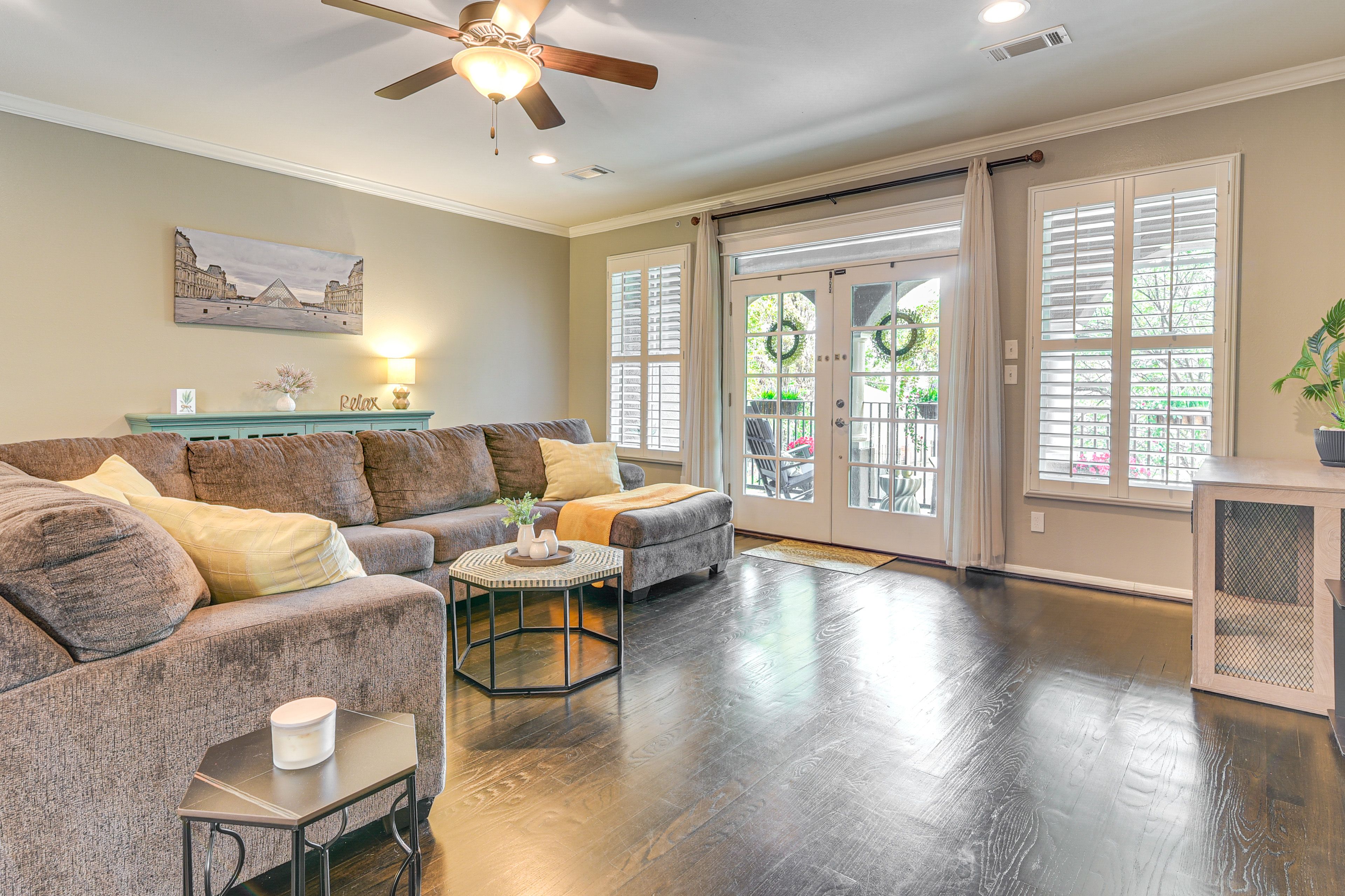 Living Room | 2nd Floor | Central A/C & Heating | Smart TV | Electric Fireplace