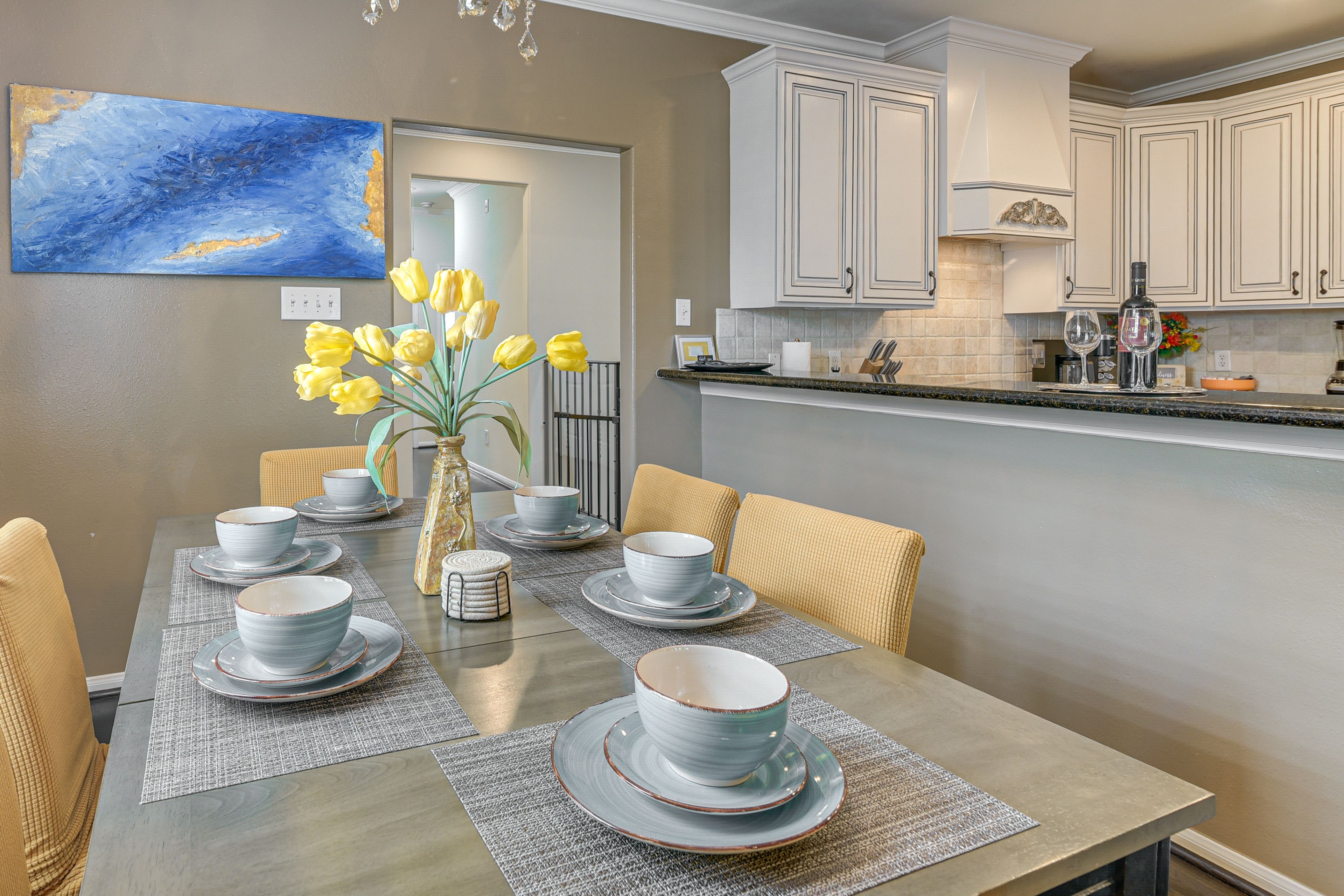 Dining Area | 2nd Floor | Dishware/Flatware Provided