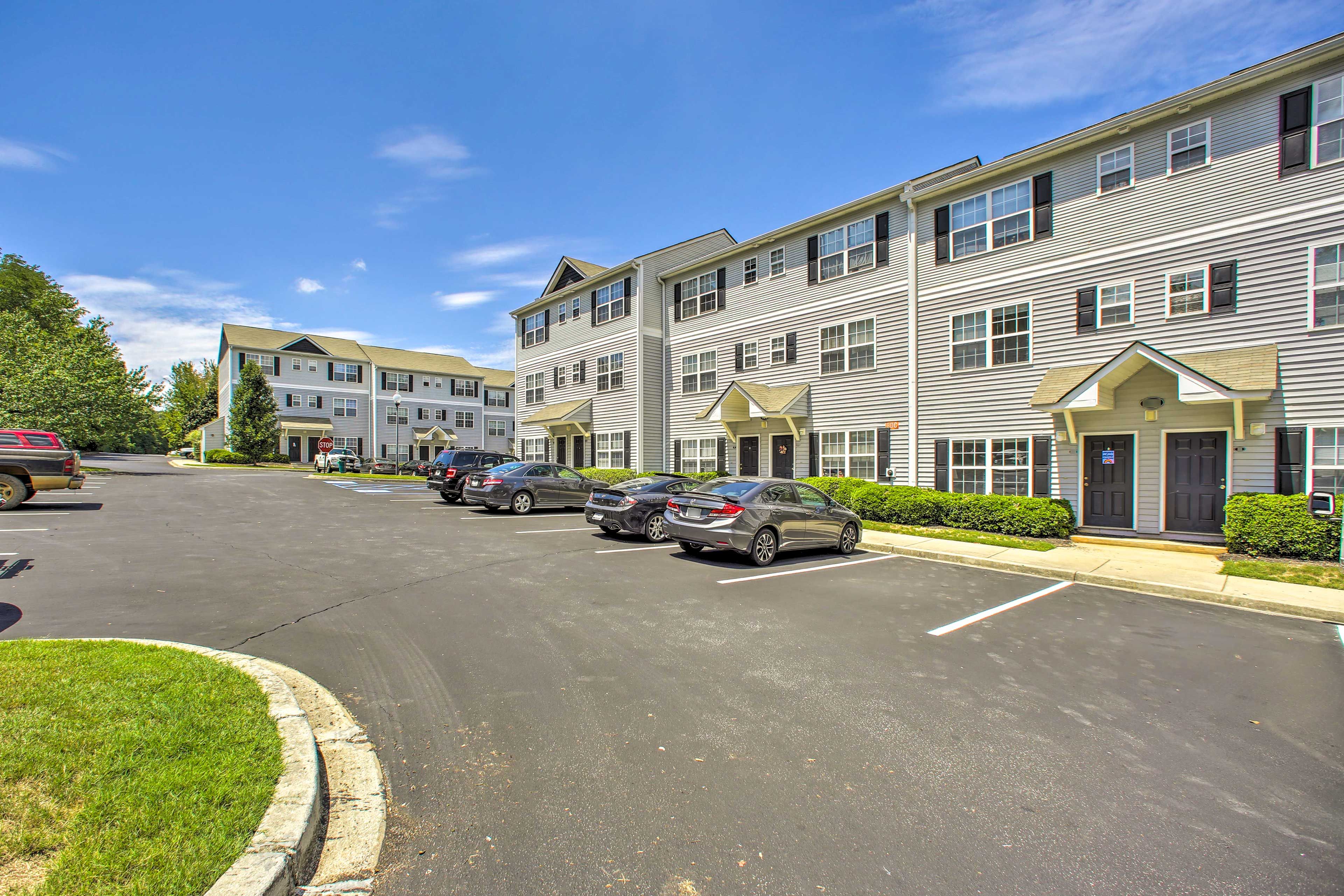 Parking | Community Lot