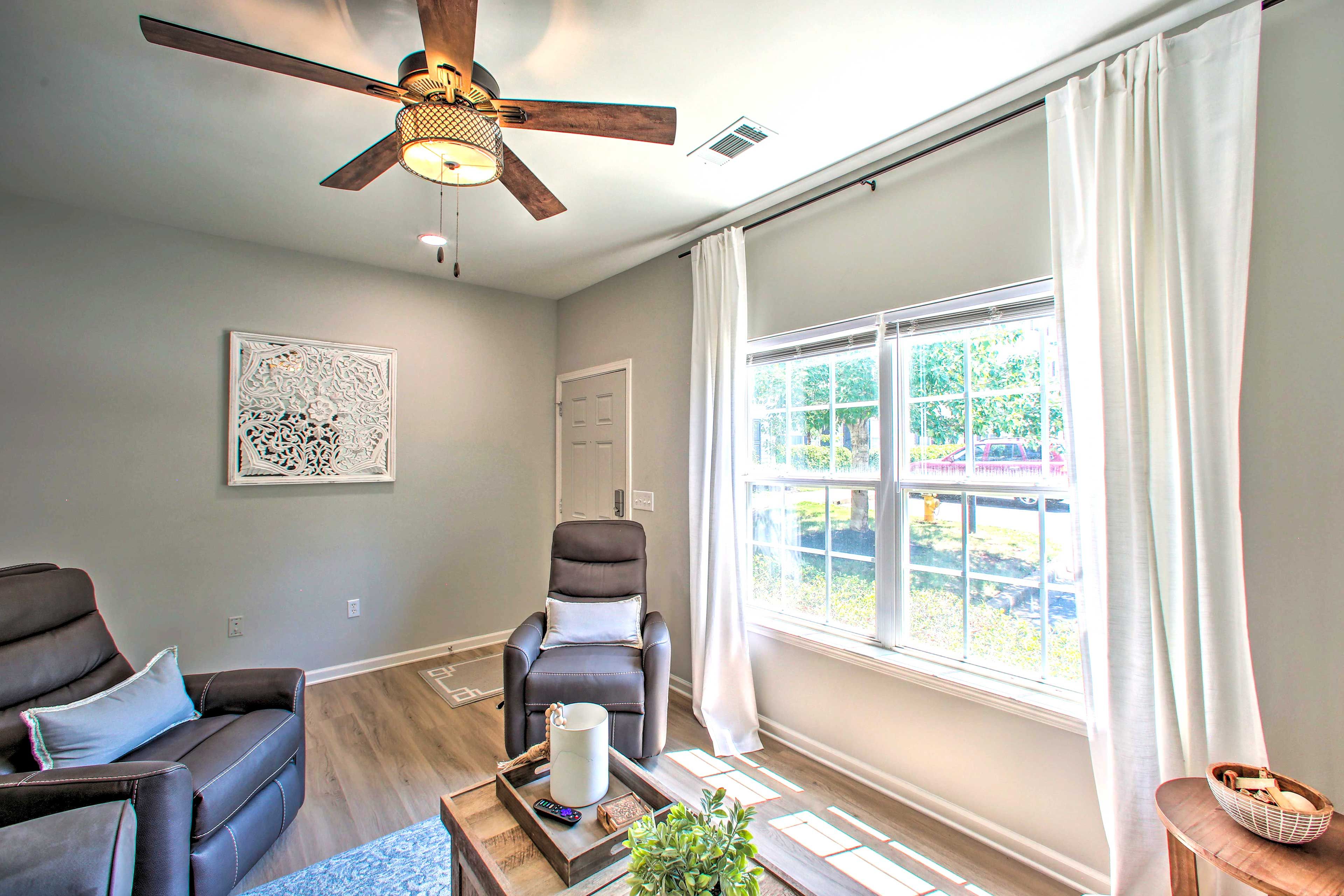 Living Area | Sleeper Sofa | Smart TV