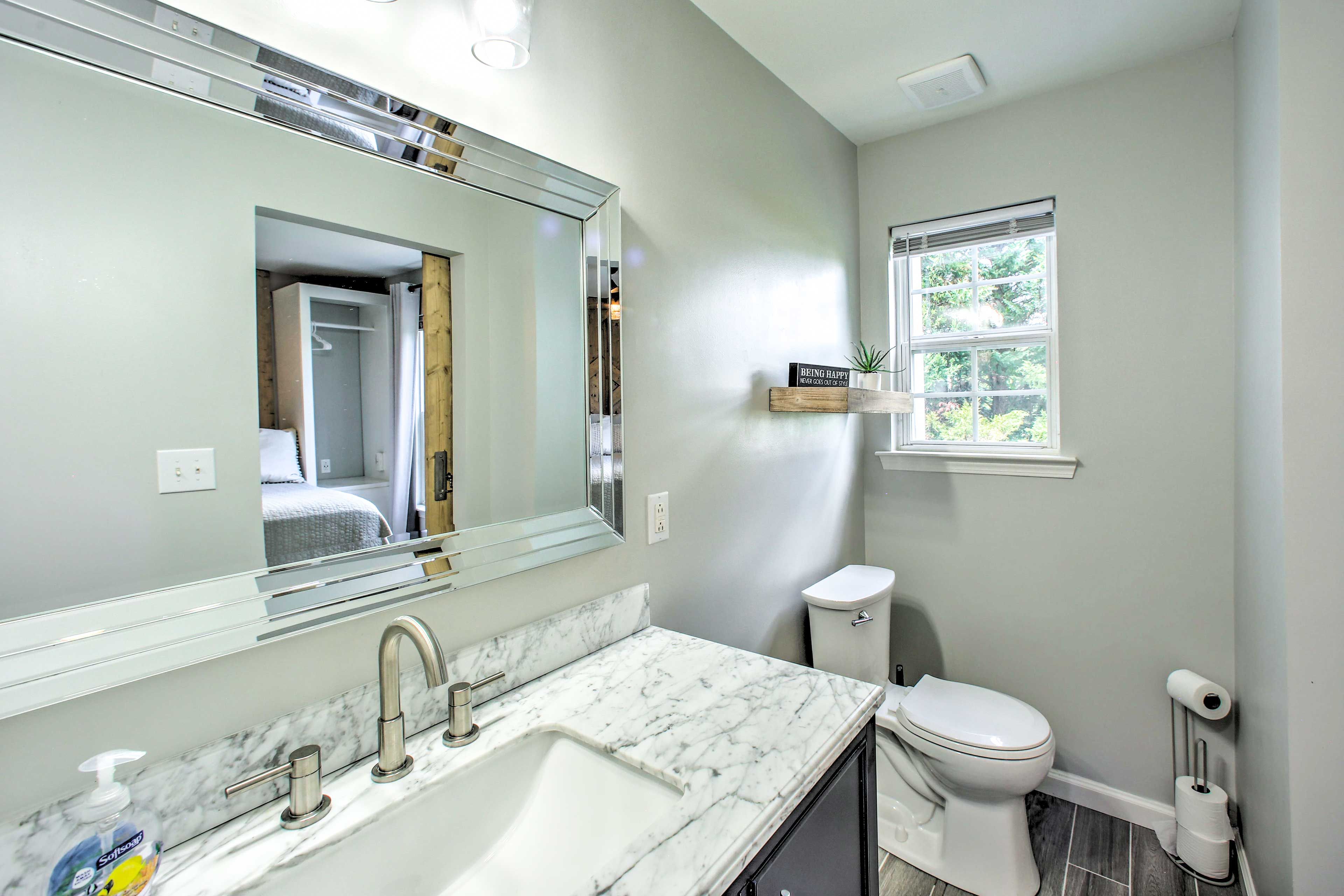 Full Bathroom | 3rd Floor