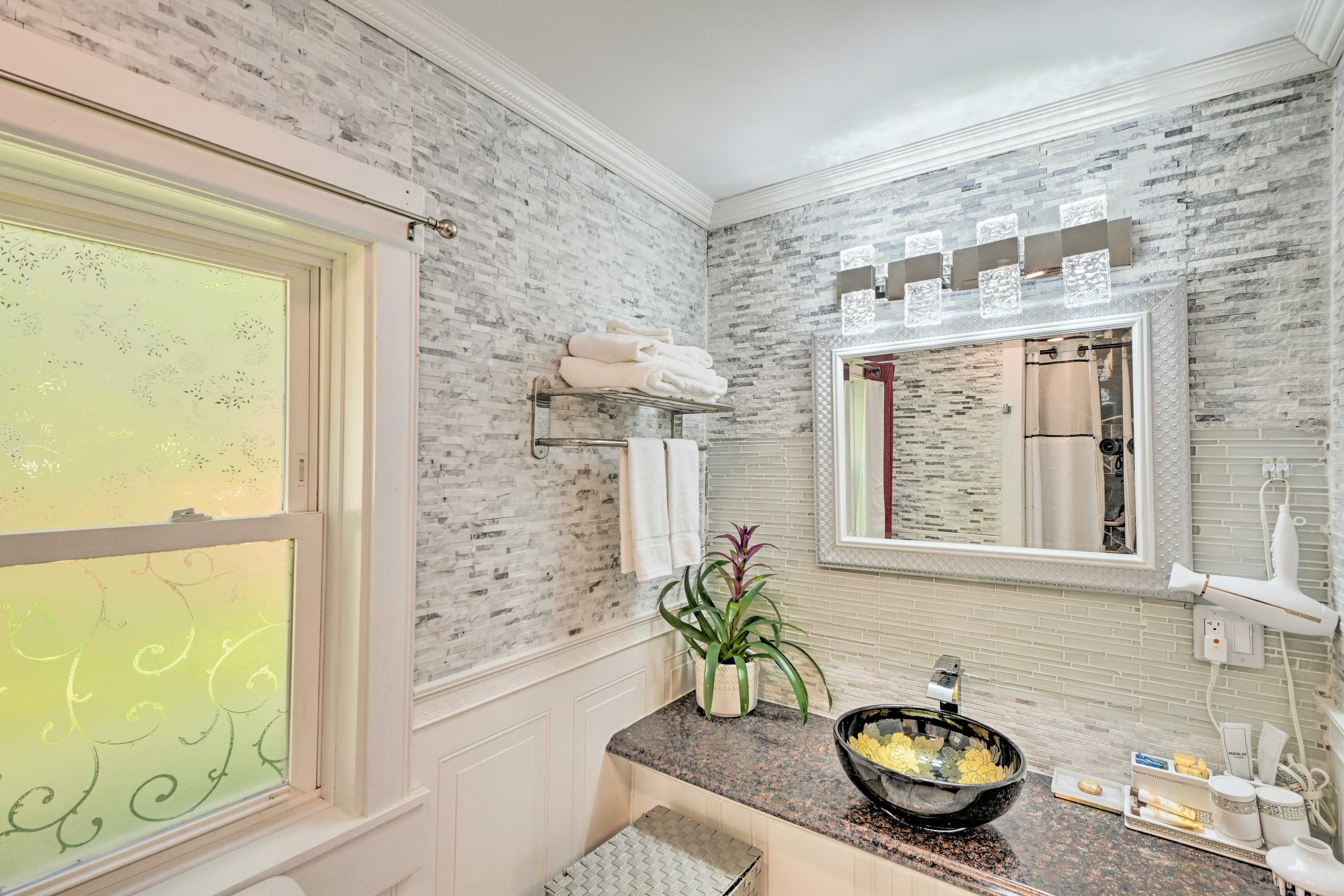 En-Suite Bathroom | 1st Floor | Complimentary Toiletries