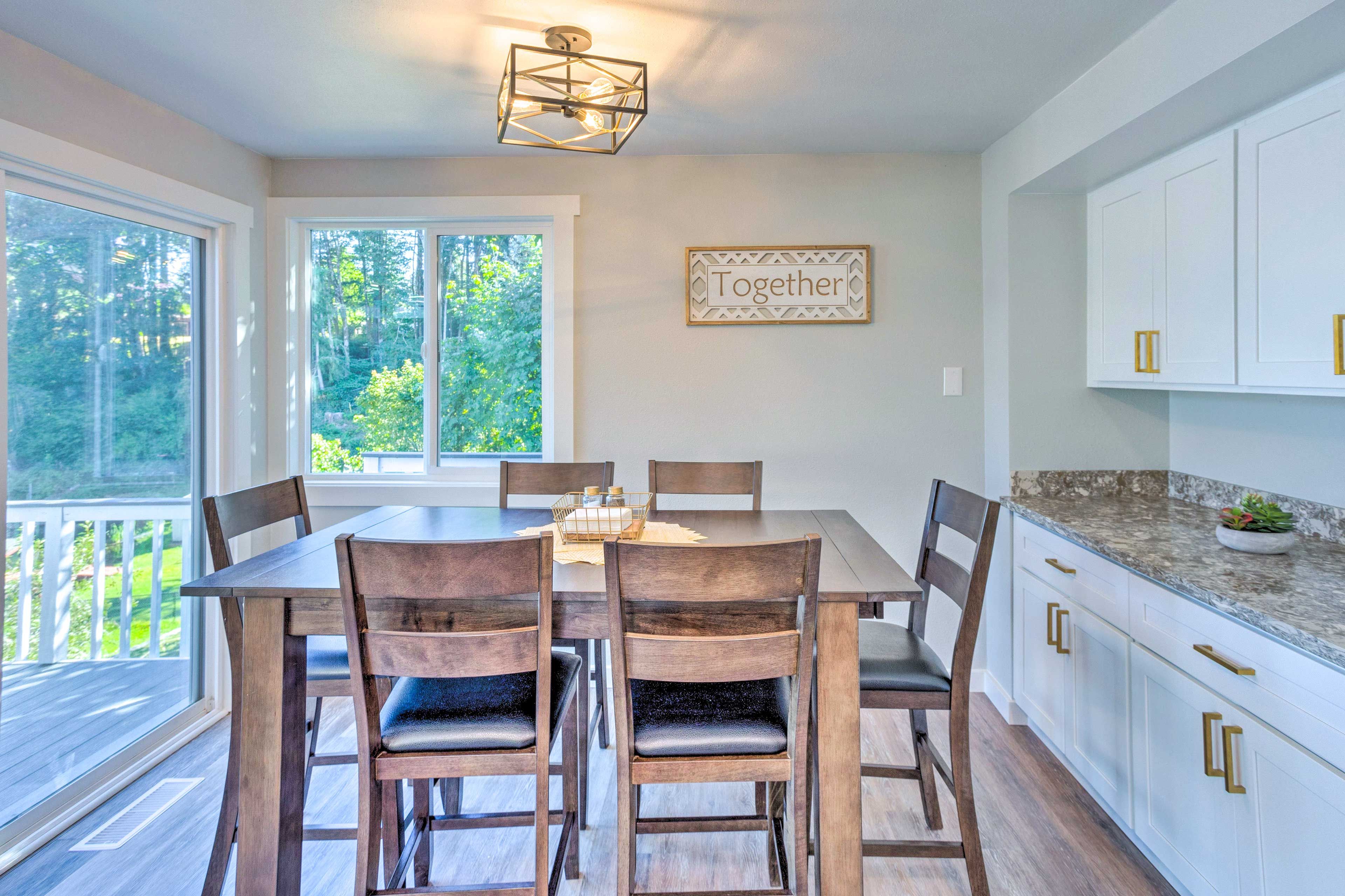 Dining Area | Main Level