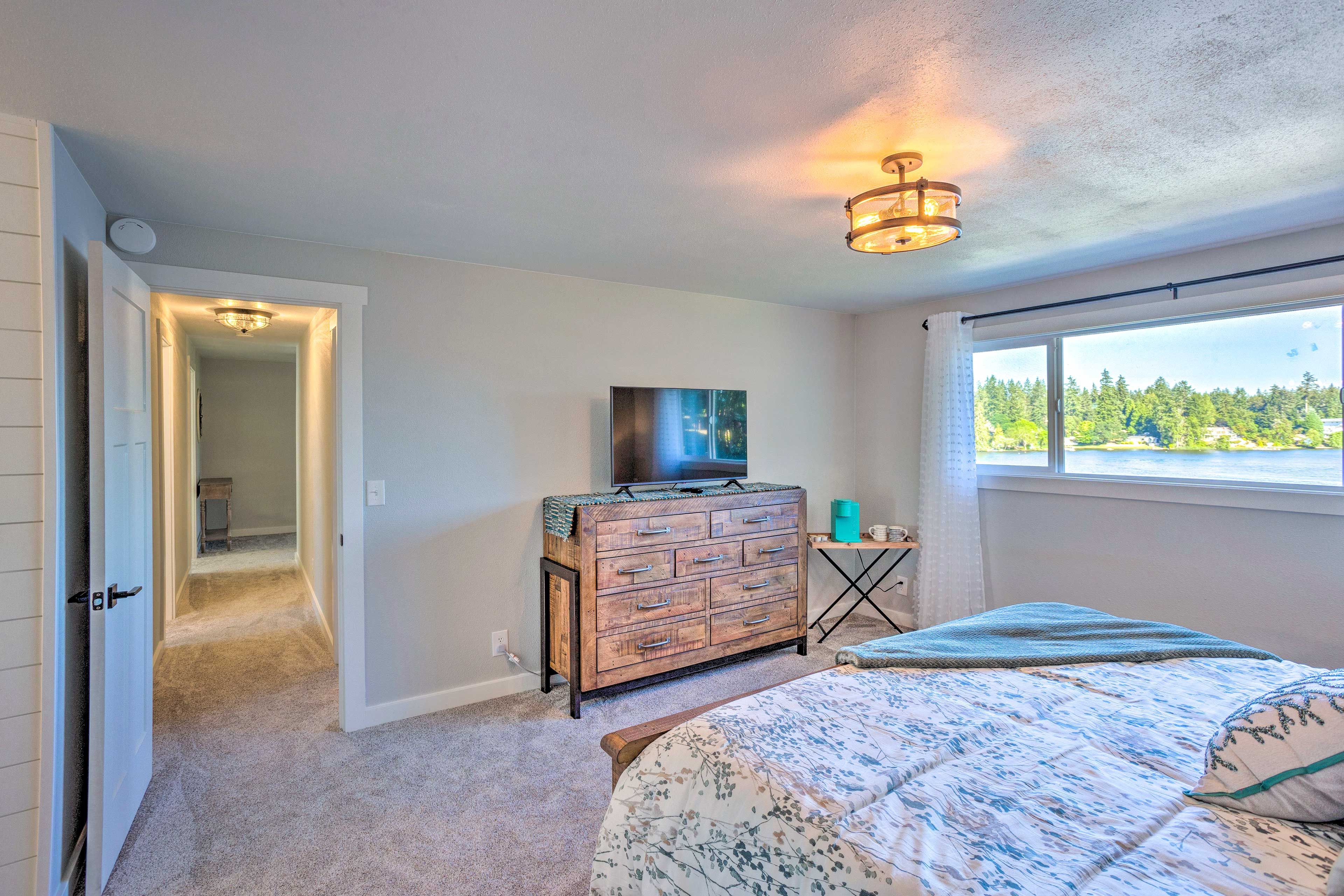 Bedroom 1 | King Bed | Top Level