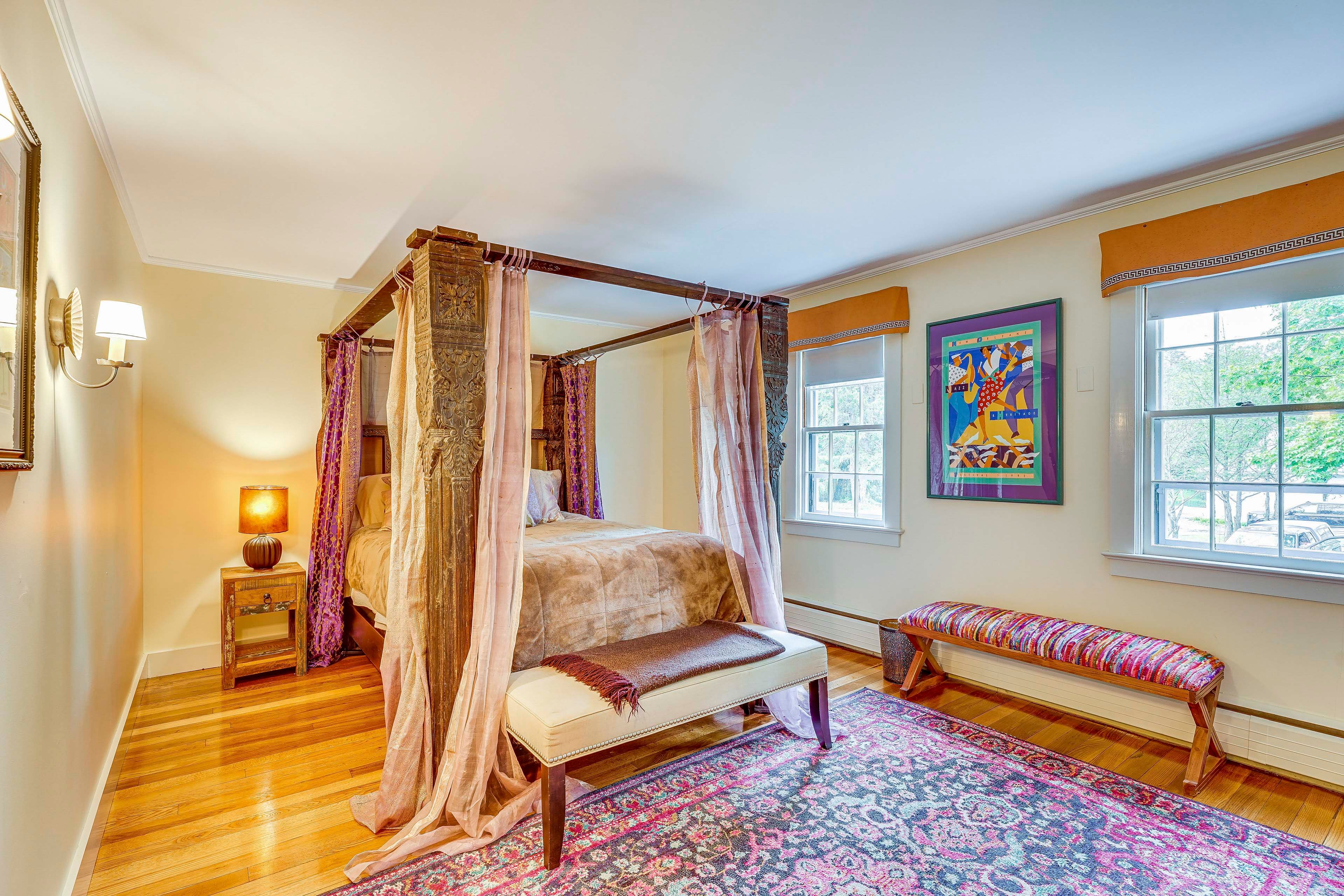 Bedroom 1 | Queen Bed | Fireplace