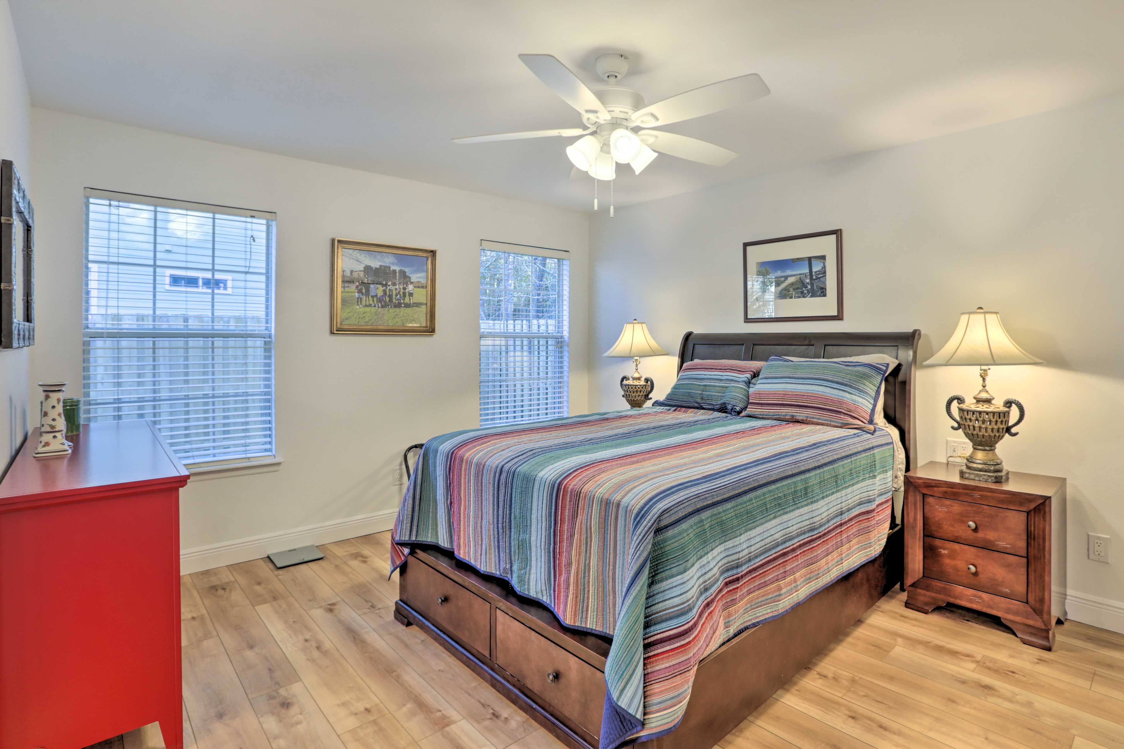 Bedroom 1 | Queen Bed | En-Suite Bathroom | 1st Floor
