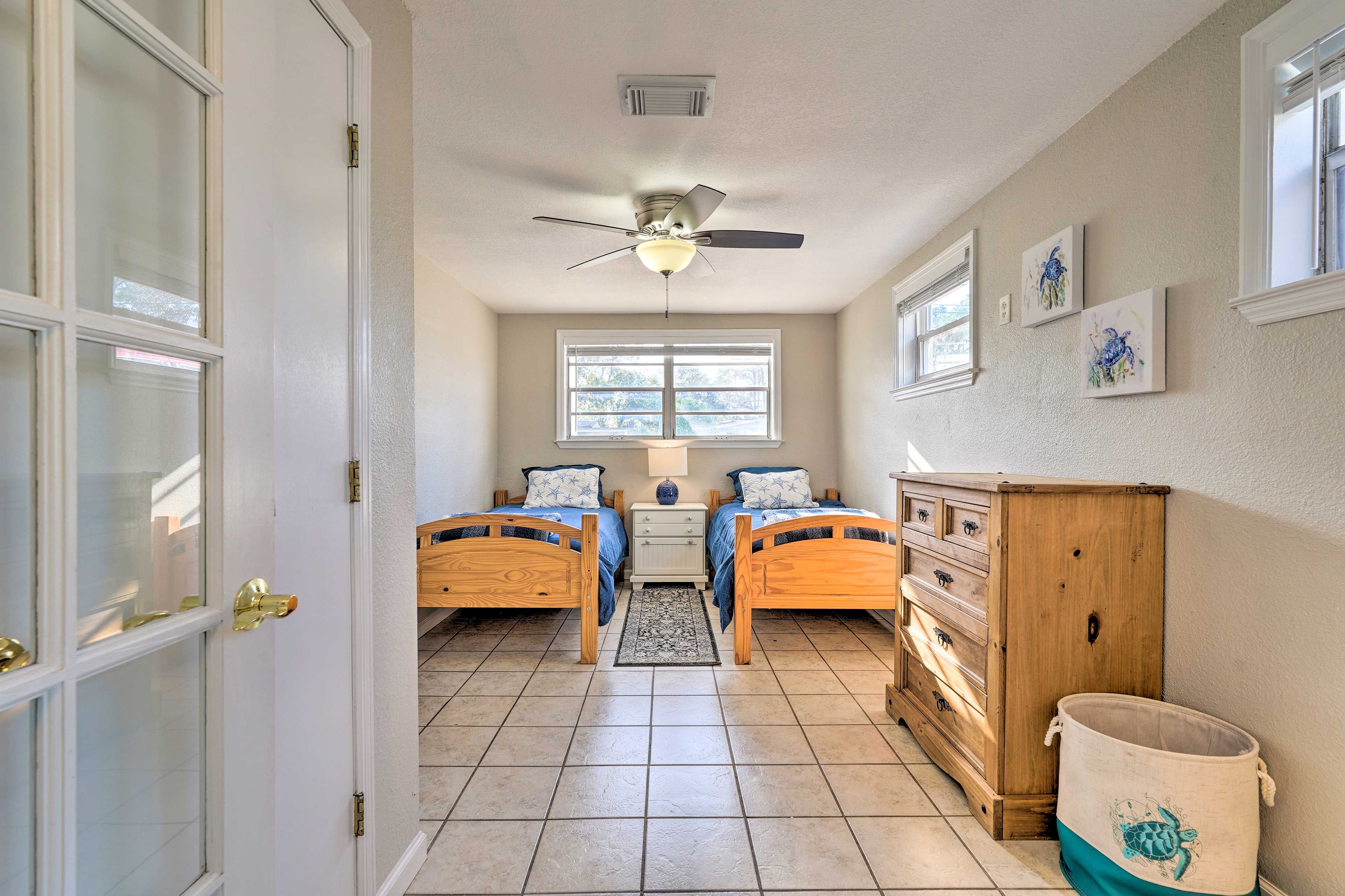 Bedroom 4 | 2 Twin Beds