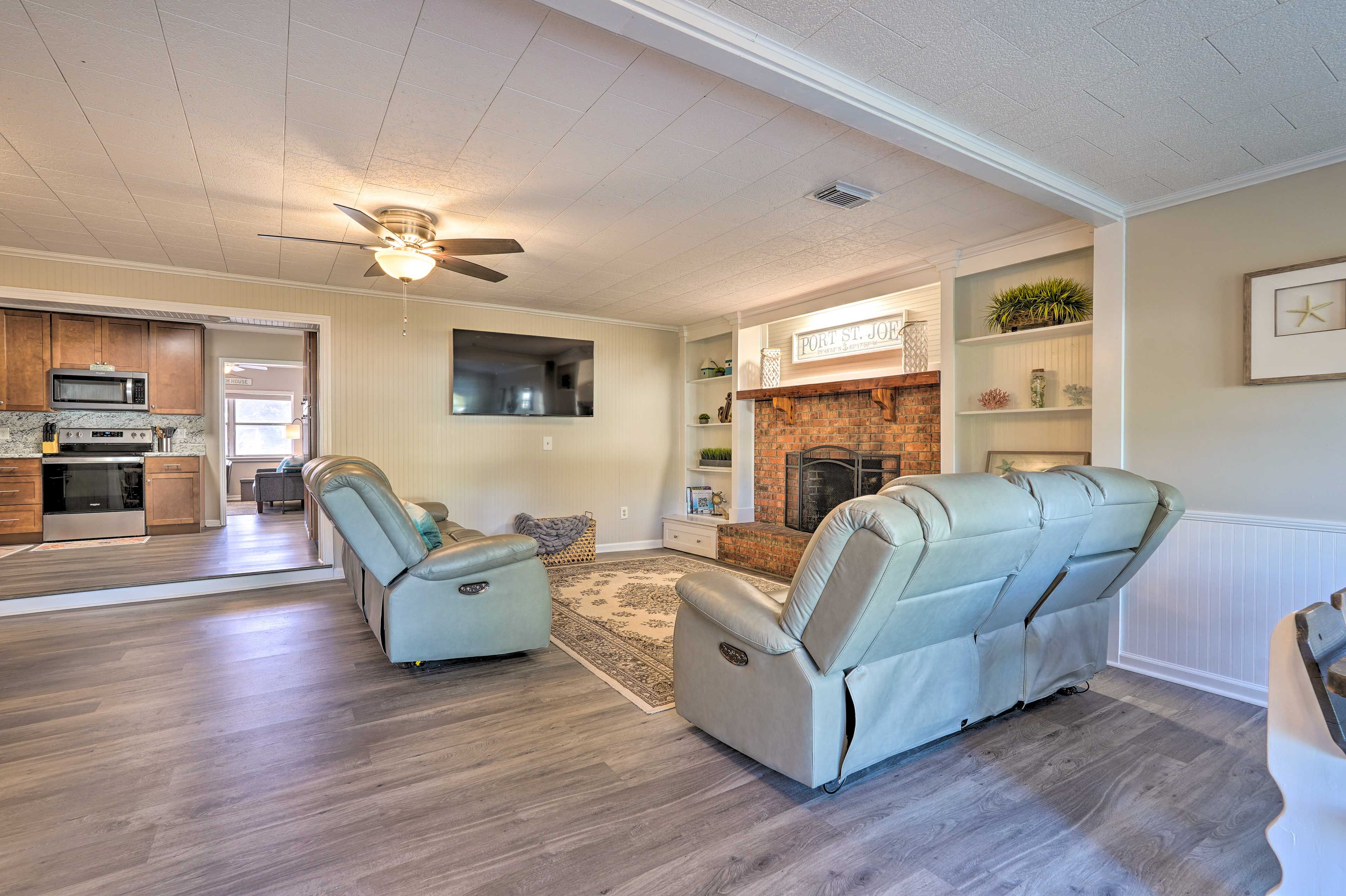 Additional Living Area | Smart TV | Fireplace | Board Games