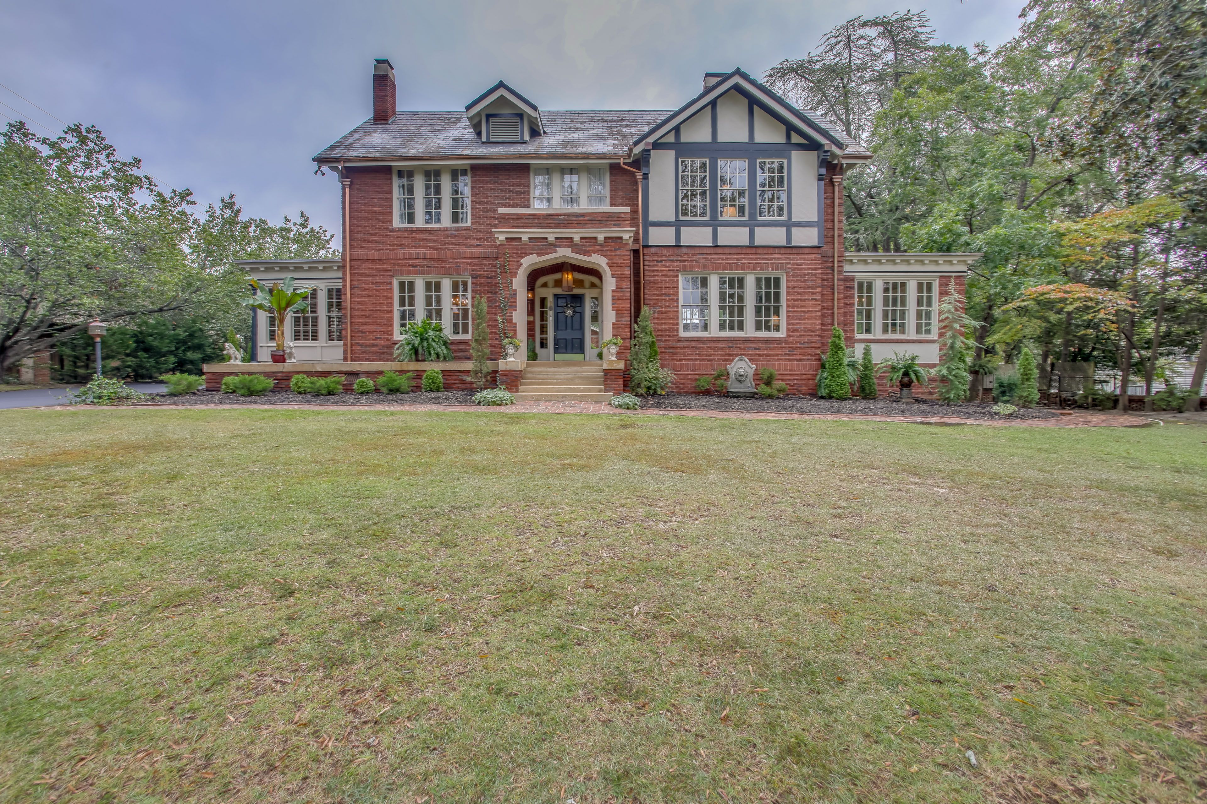 Exterior | Front Yard