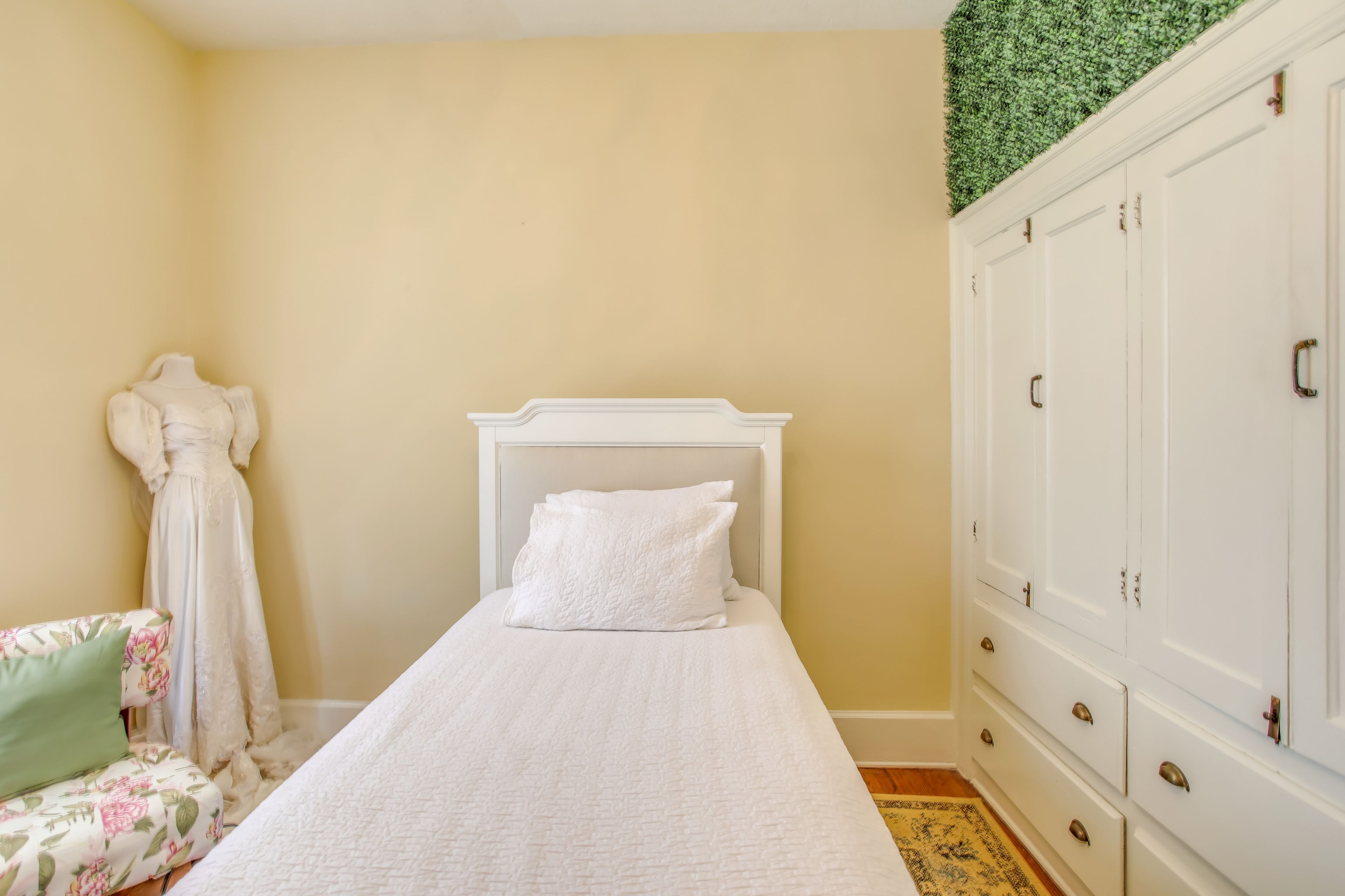 Bedroom 5 | Twin Bed | 2nd Floor | Ceiling Fans