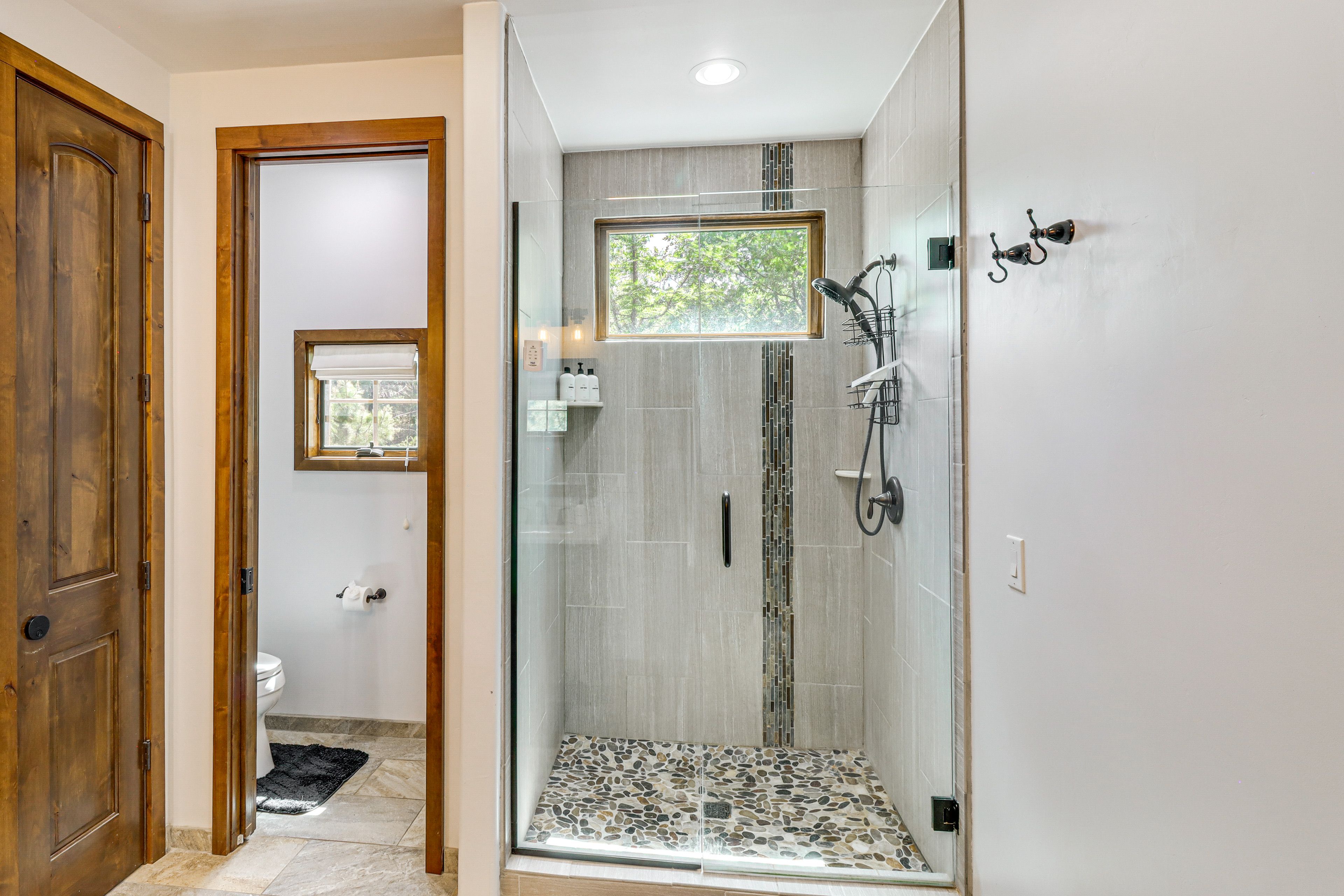 En-Suite Bathroom | Main Level | Complimentary Toiletries