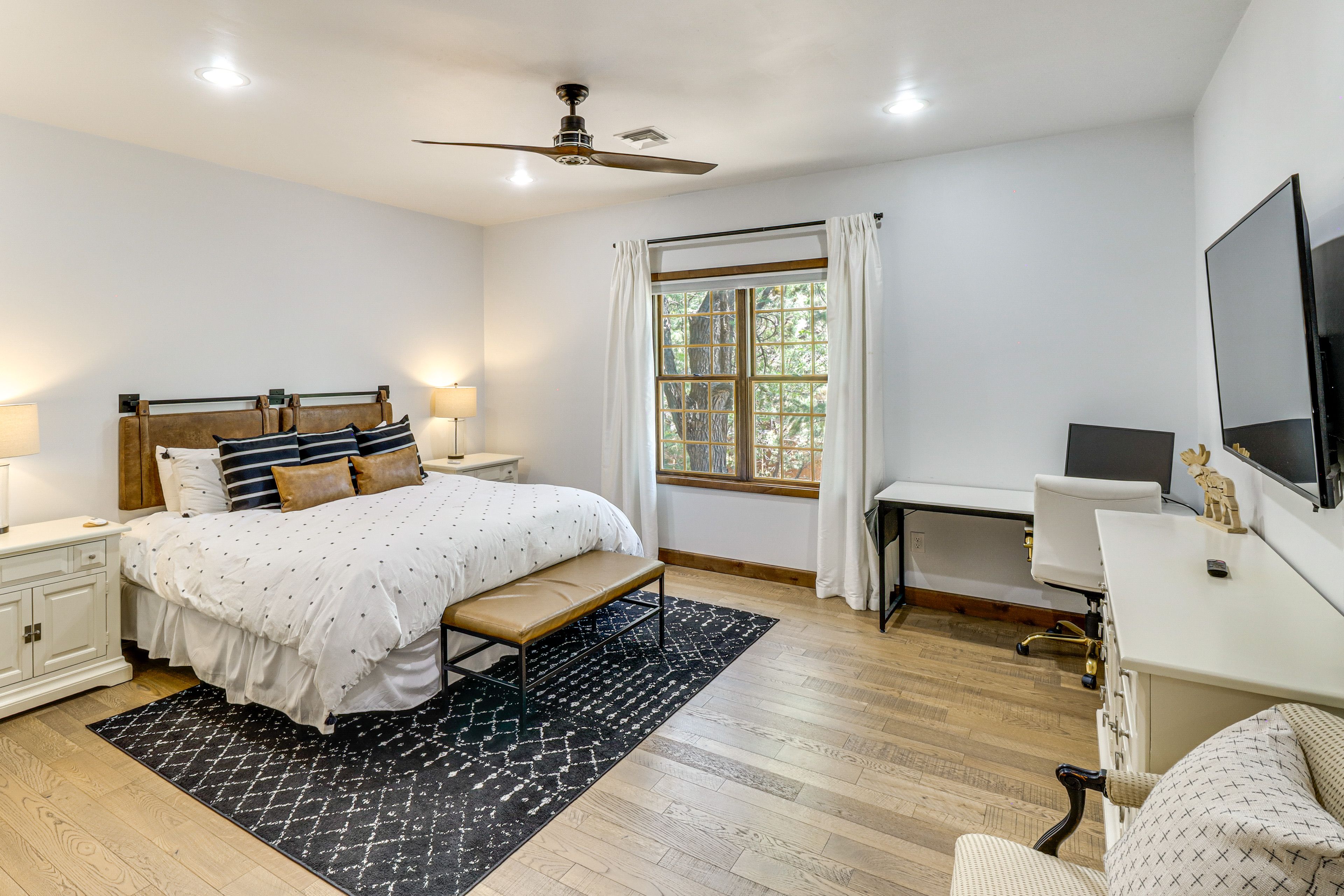 Bedroom 1 | Main Level | King Bed | Linens Provided | Workspace