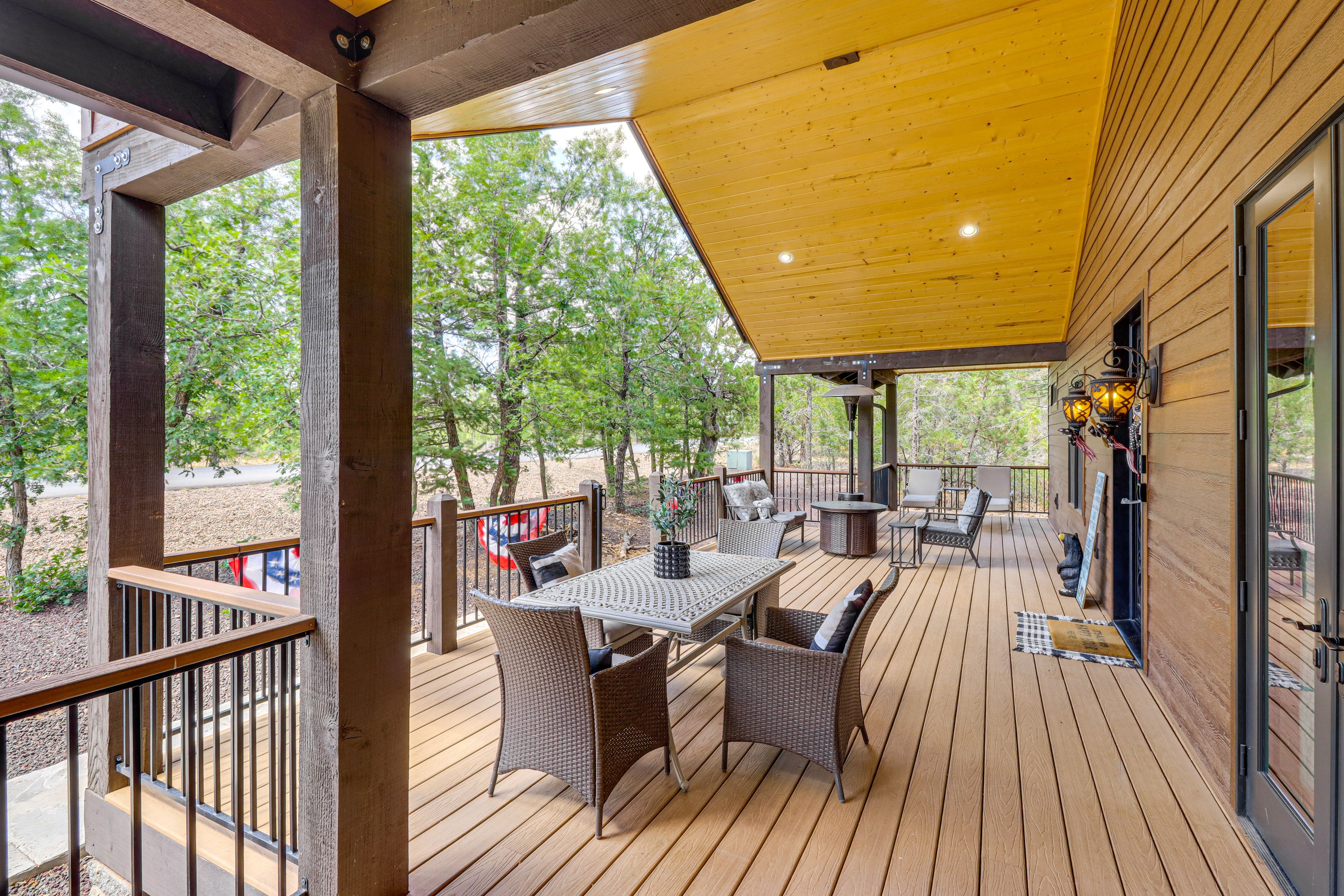 Front Porch | Dining Area | Cornhole