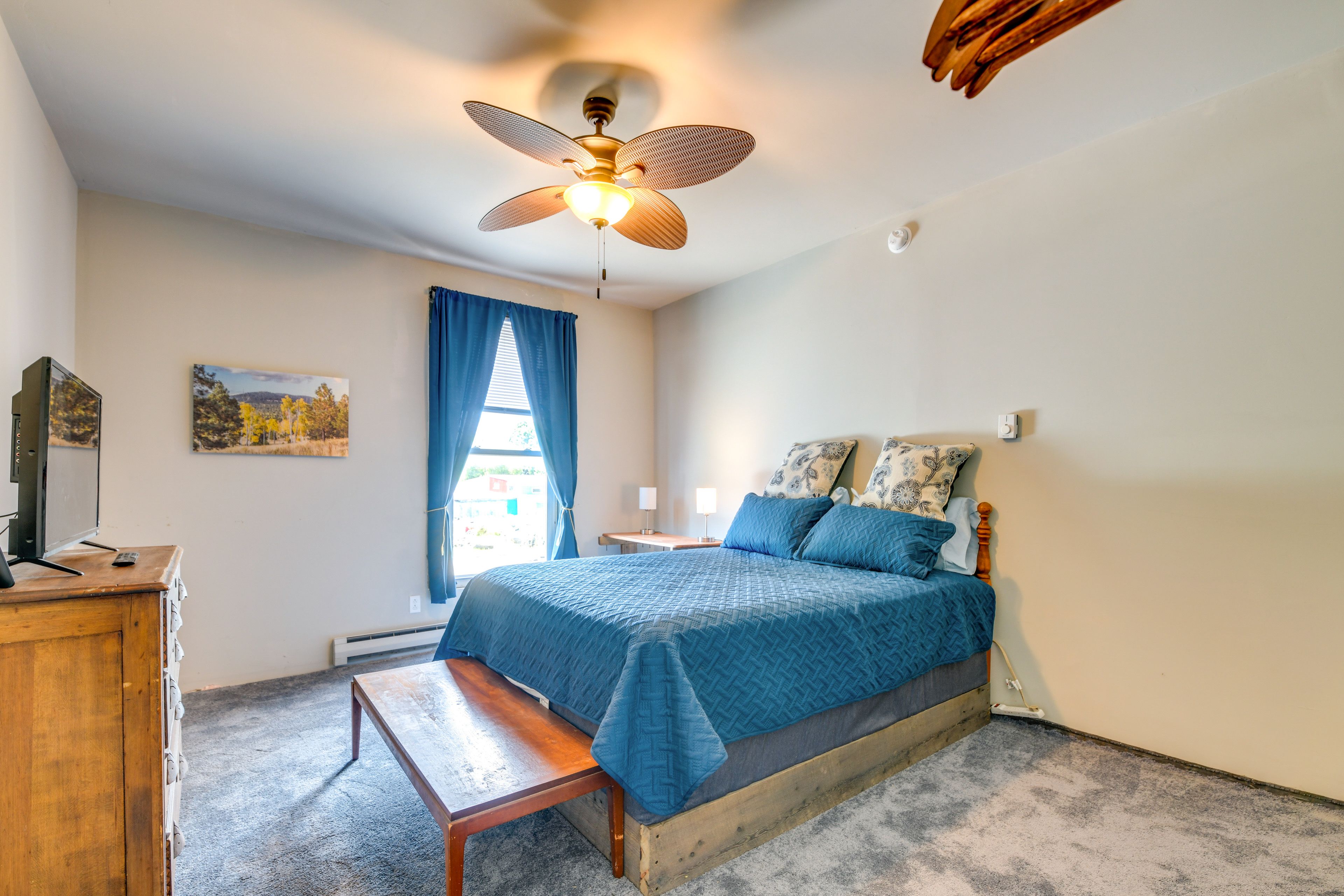 Bedroom | Queen Bed | Linens Provided | TV | En-Suite Bathroom