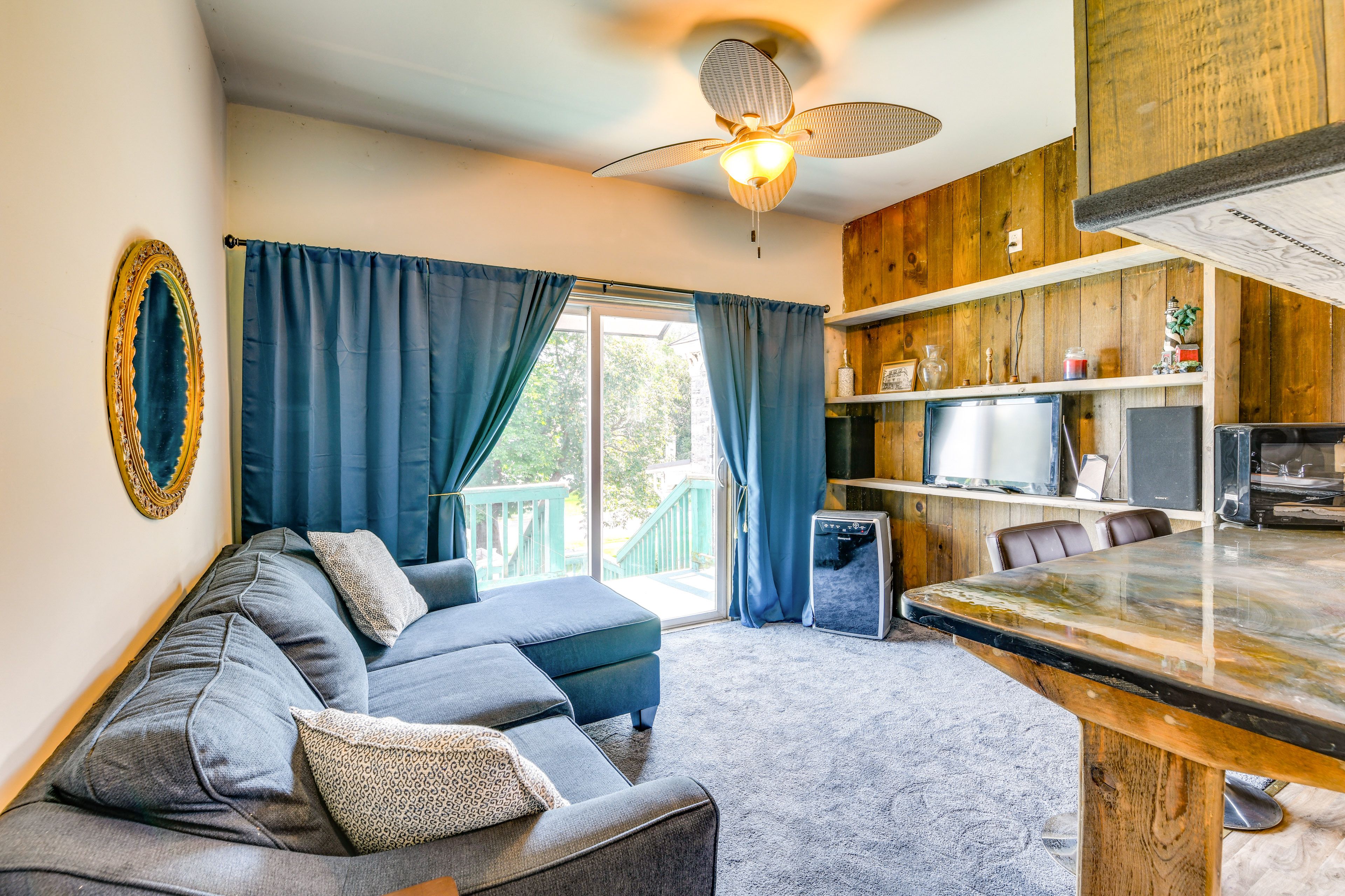 Living Room | Central Heating & Air Conditioning | Free WiFi
