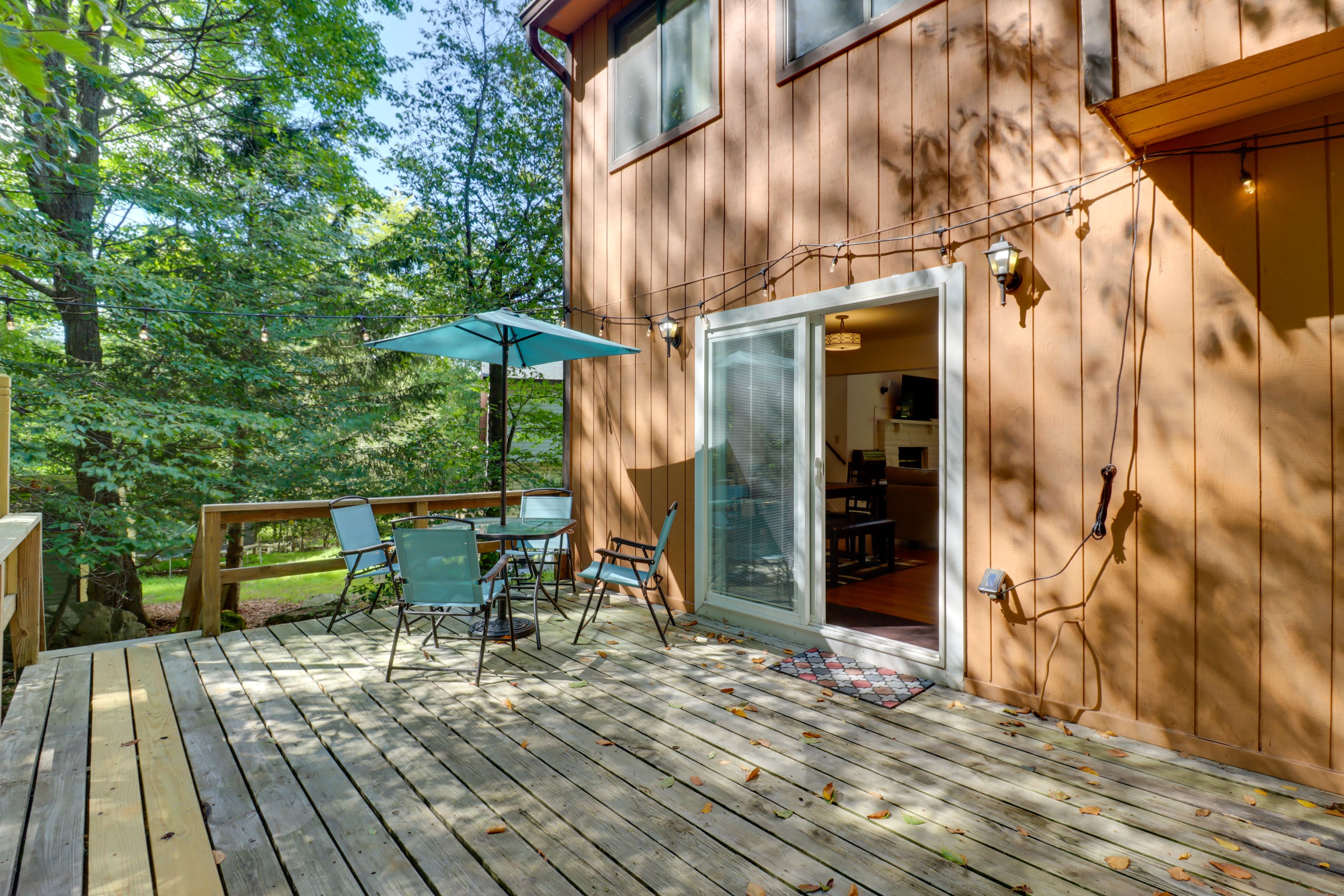 Deck | Outdoor Dining Area
