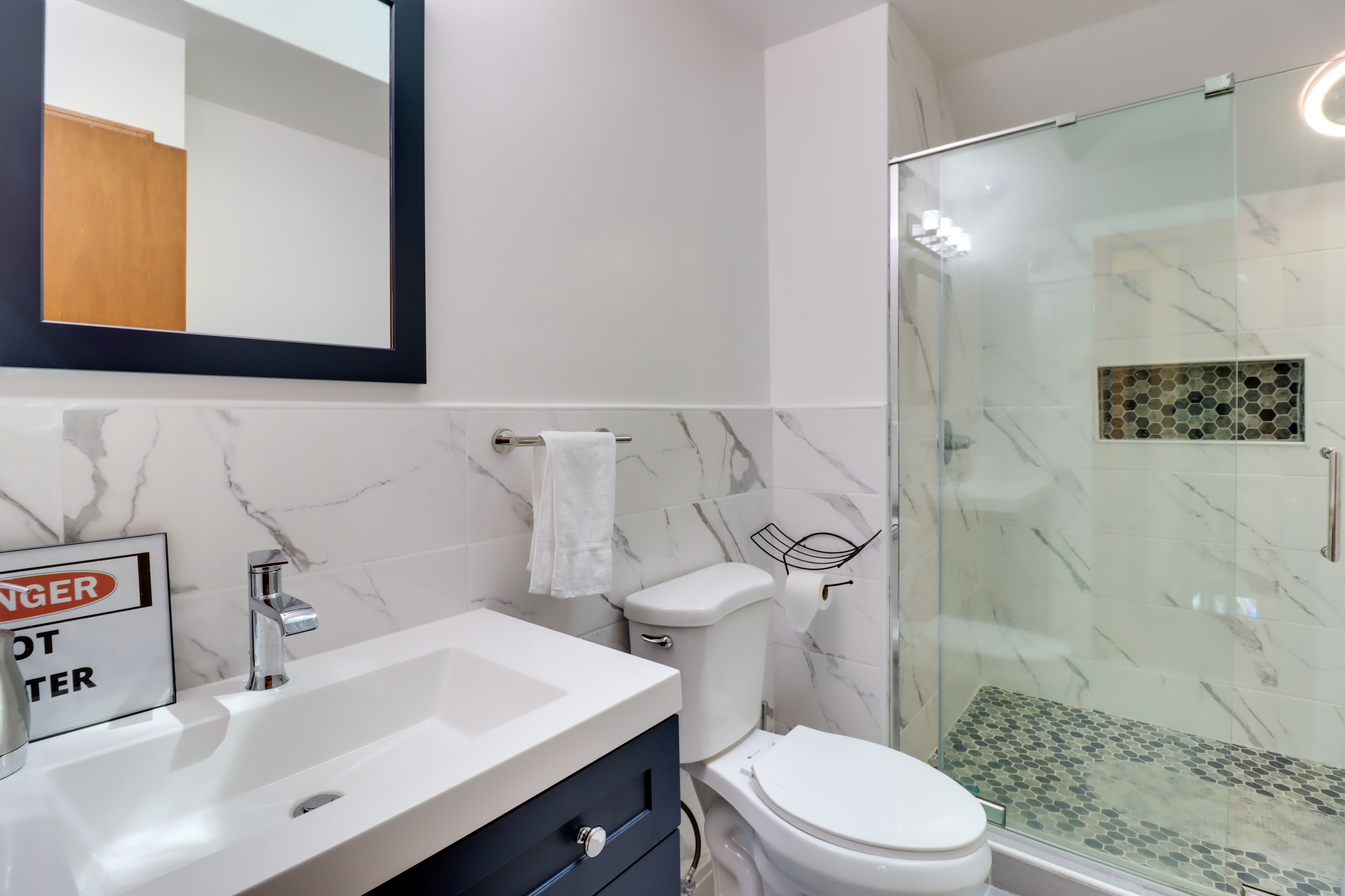 Full Bathroom | Complimentary Toiletries | Walk-In Shower | 2nd Floor
