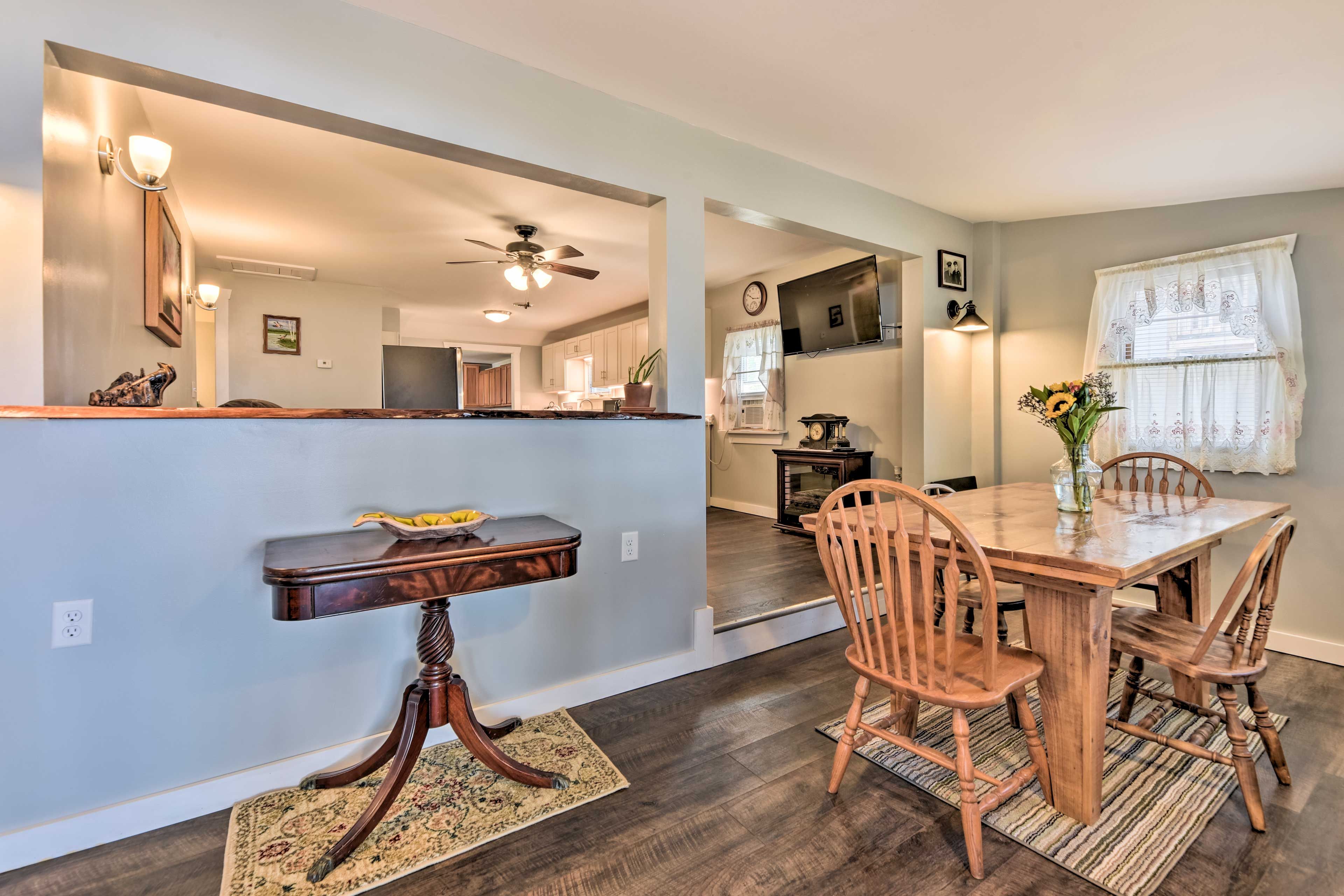 Dining Area | 1 Step Down