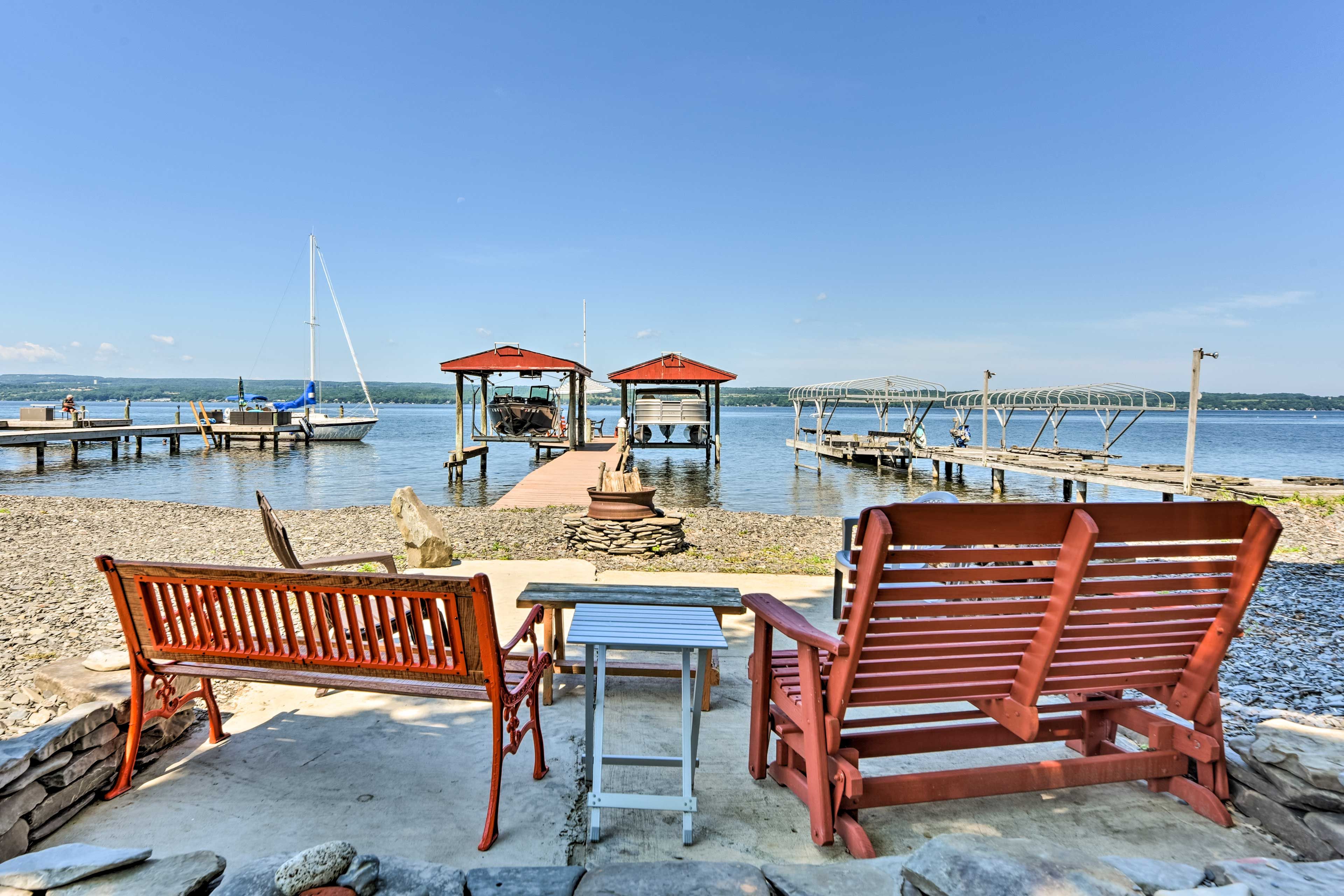 Lakefront Seating