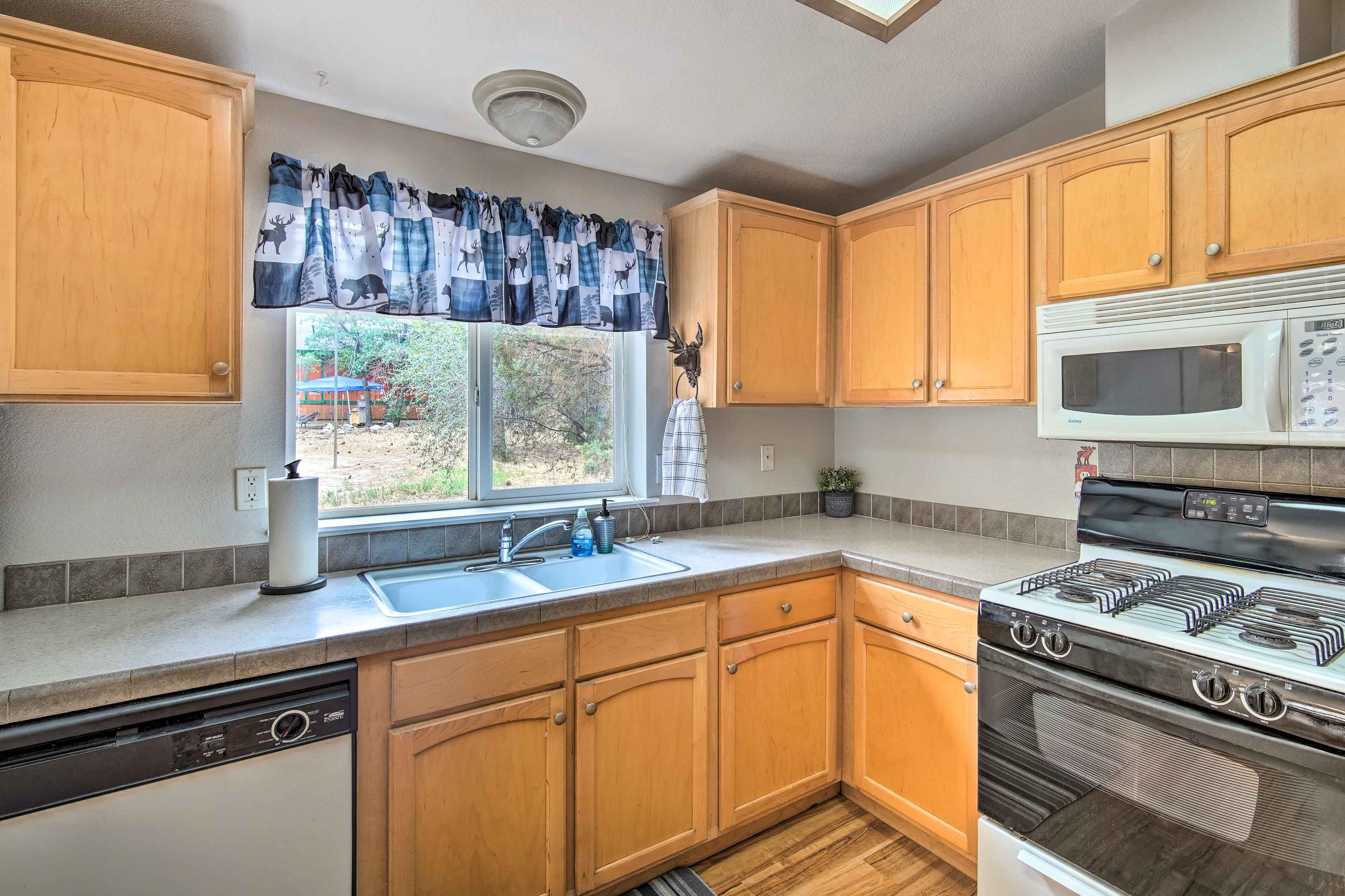 Kitchen | Cooking Basics | Coffee Maker | Paper Towels/Trash Bags Provided
