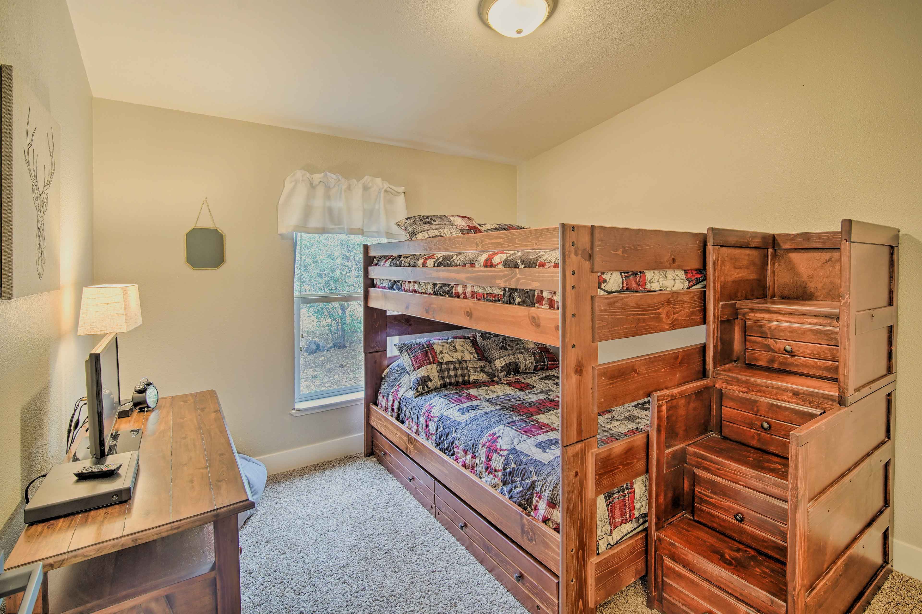 Bedroom 2 | Full Bunk Bed w/ Trundle
