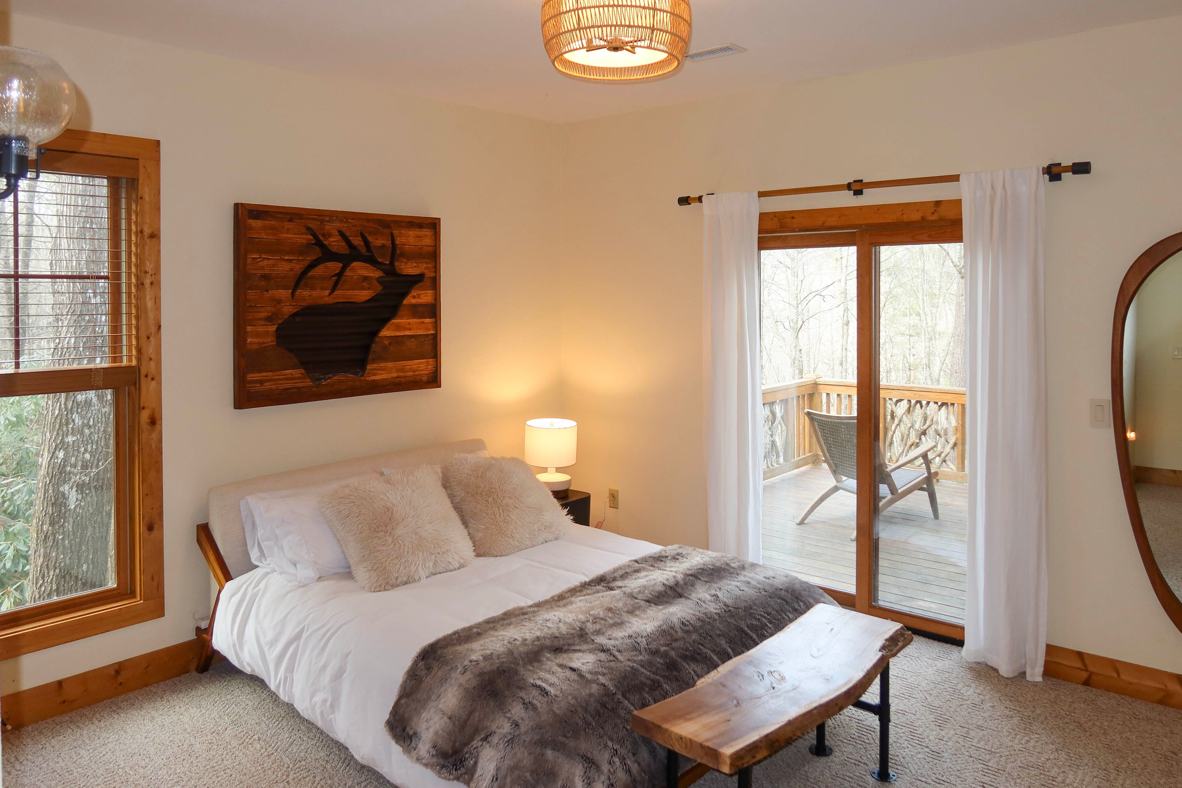 Bedroom 2 | Queen Bed | 2nd Floor | Smart TV