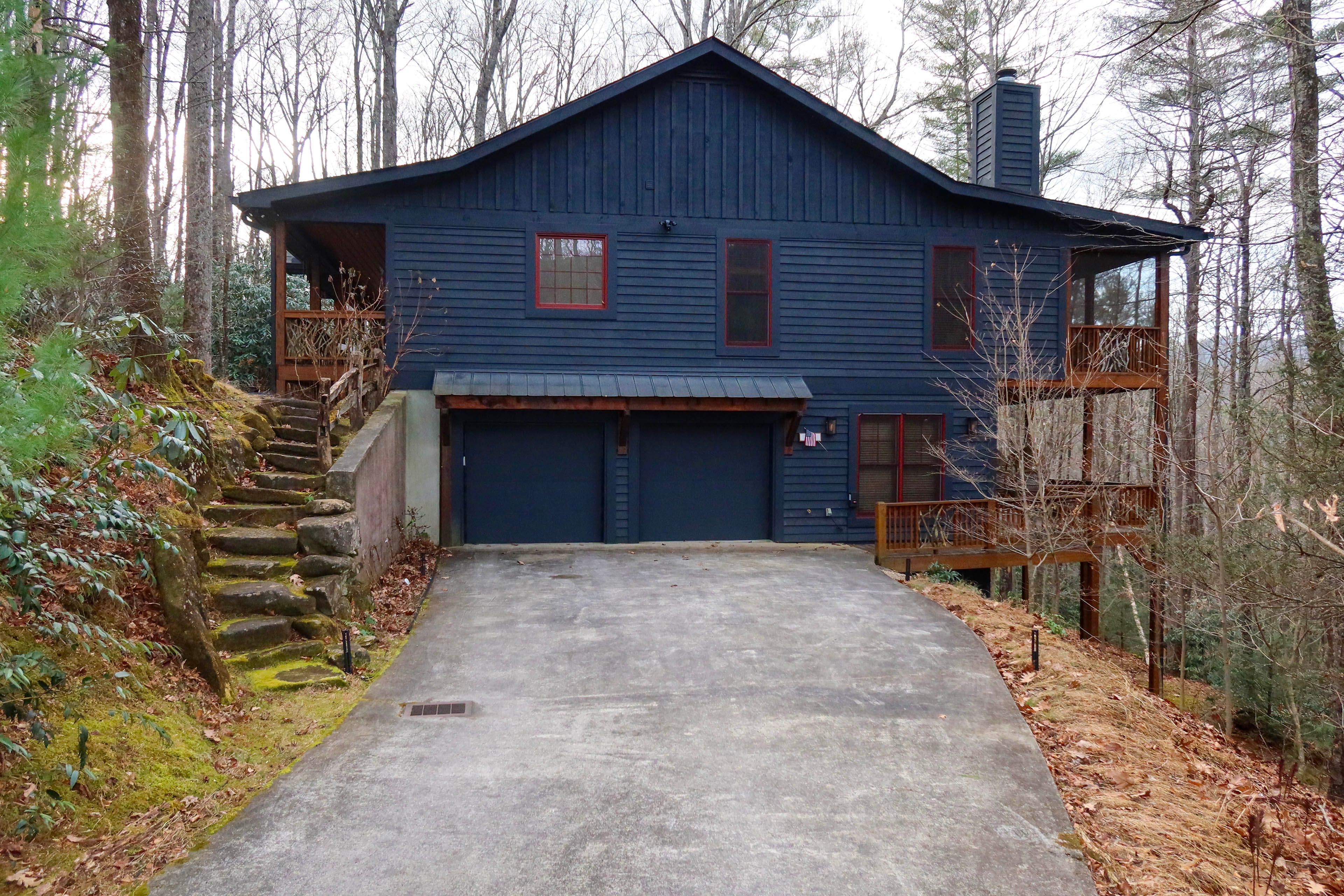 Property Exterior | Garage (1 Vehicle) | Driveway (4 Vehicles)