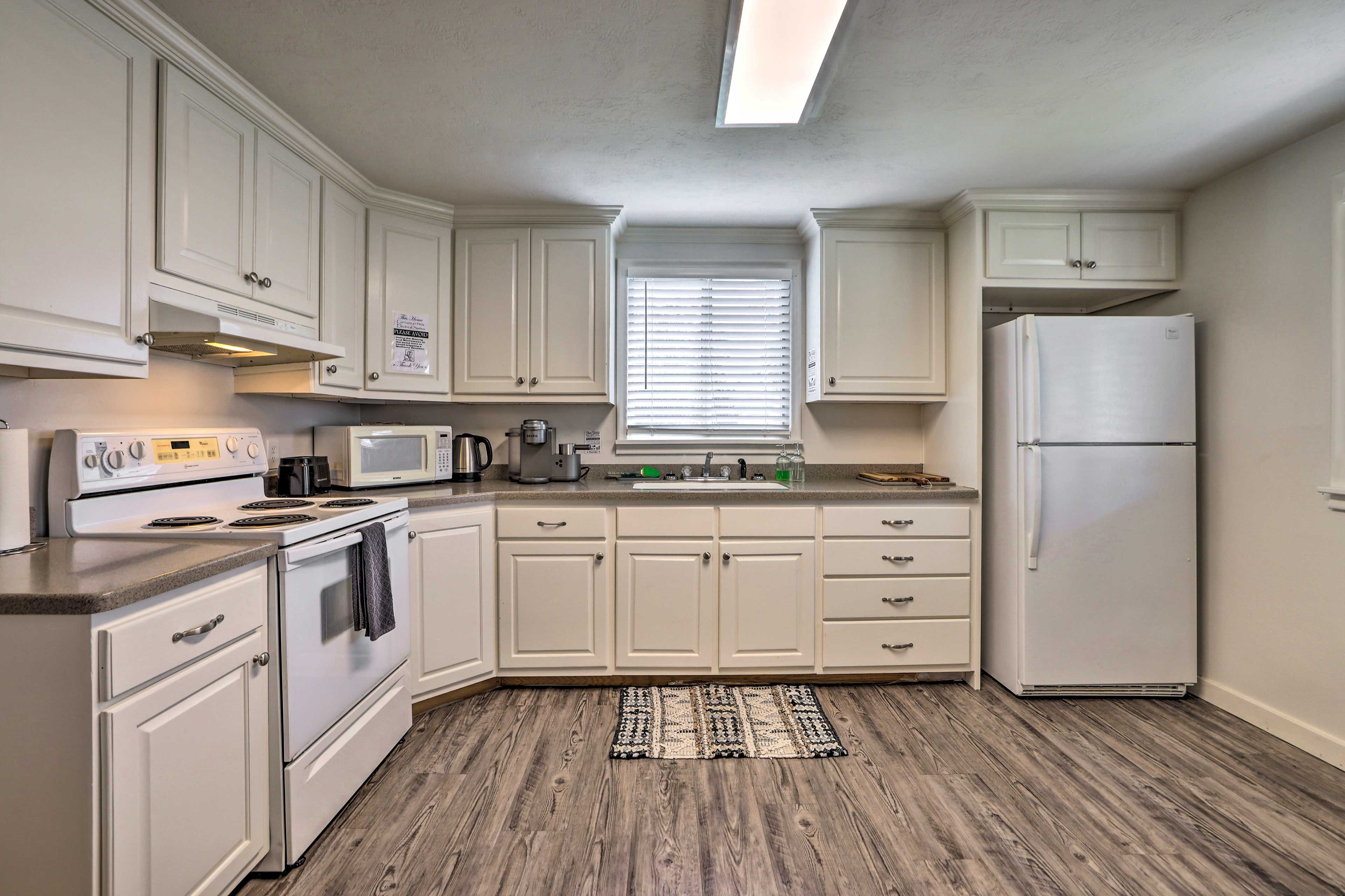 Kitchen | Basic Cooking Essentials Provided | Keurig Coffee Maker