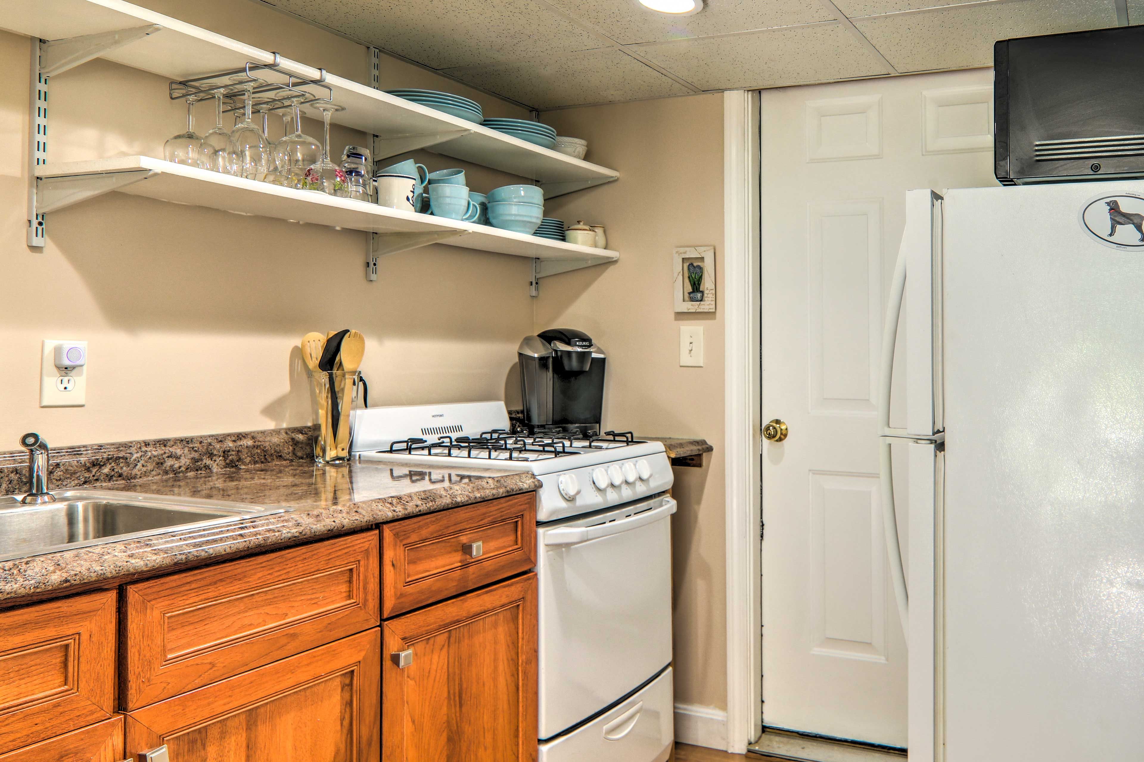 Kitchen | Well-Equipped | Keurig Coffee Maker (K-Cups Provided) | Cooking Basics