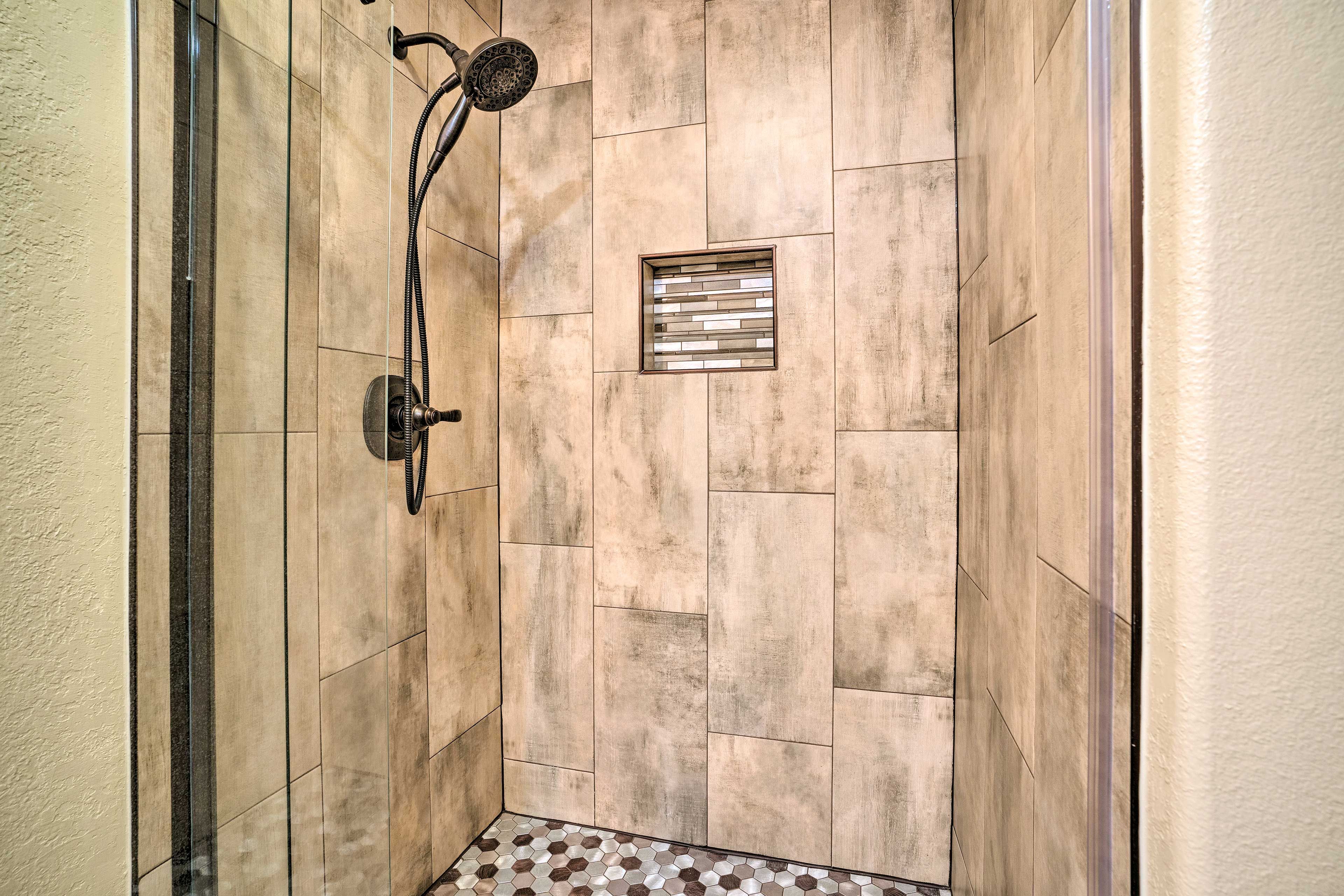 En-Suite Bathroom | Towels Provided | Complimentary Toiletries