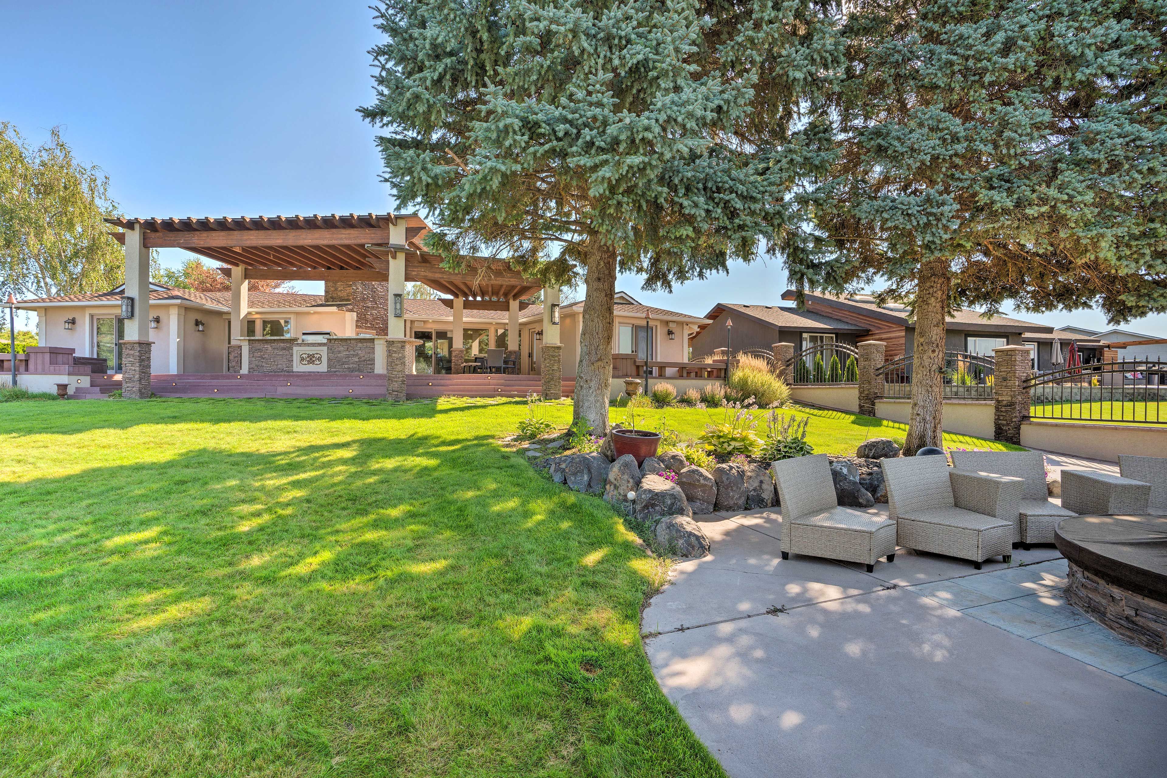 Backyard | Fire Pit