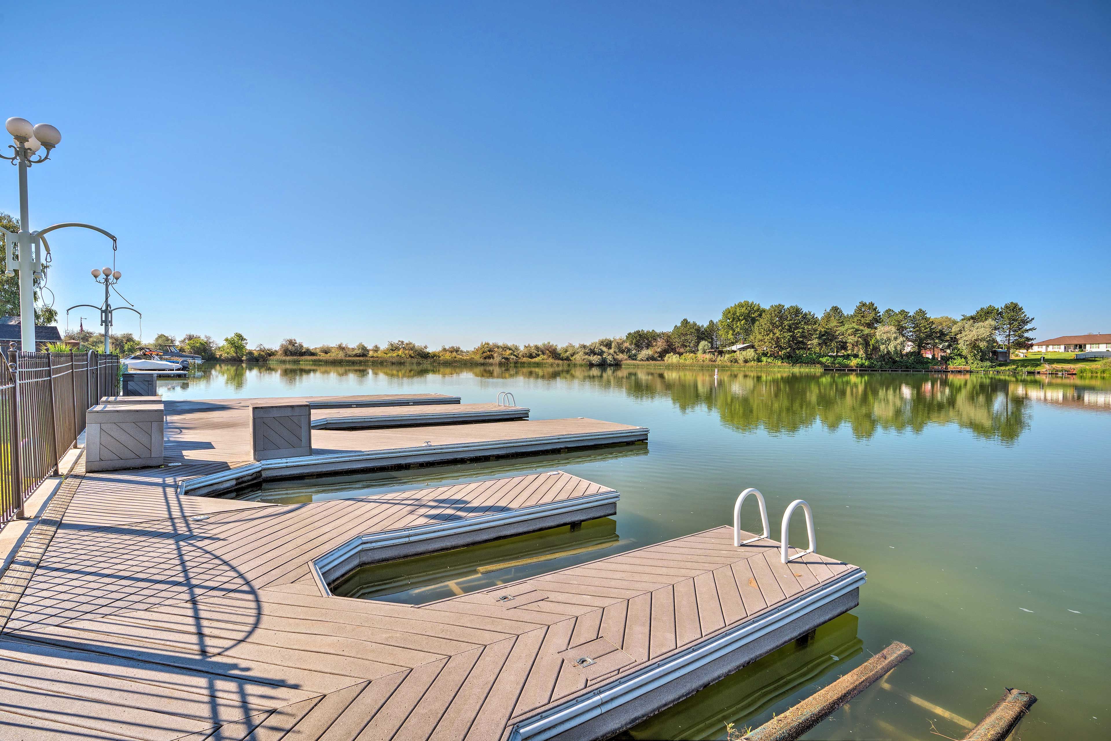 Seasonal Boat Launch & Boat Dock | Kayaks | Saltwater Hot Tub