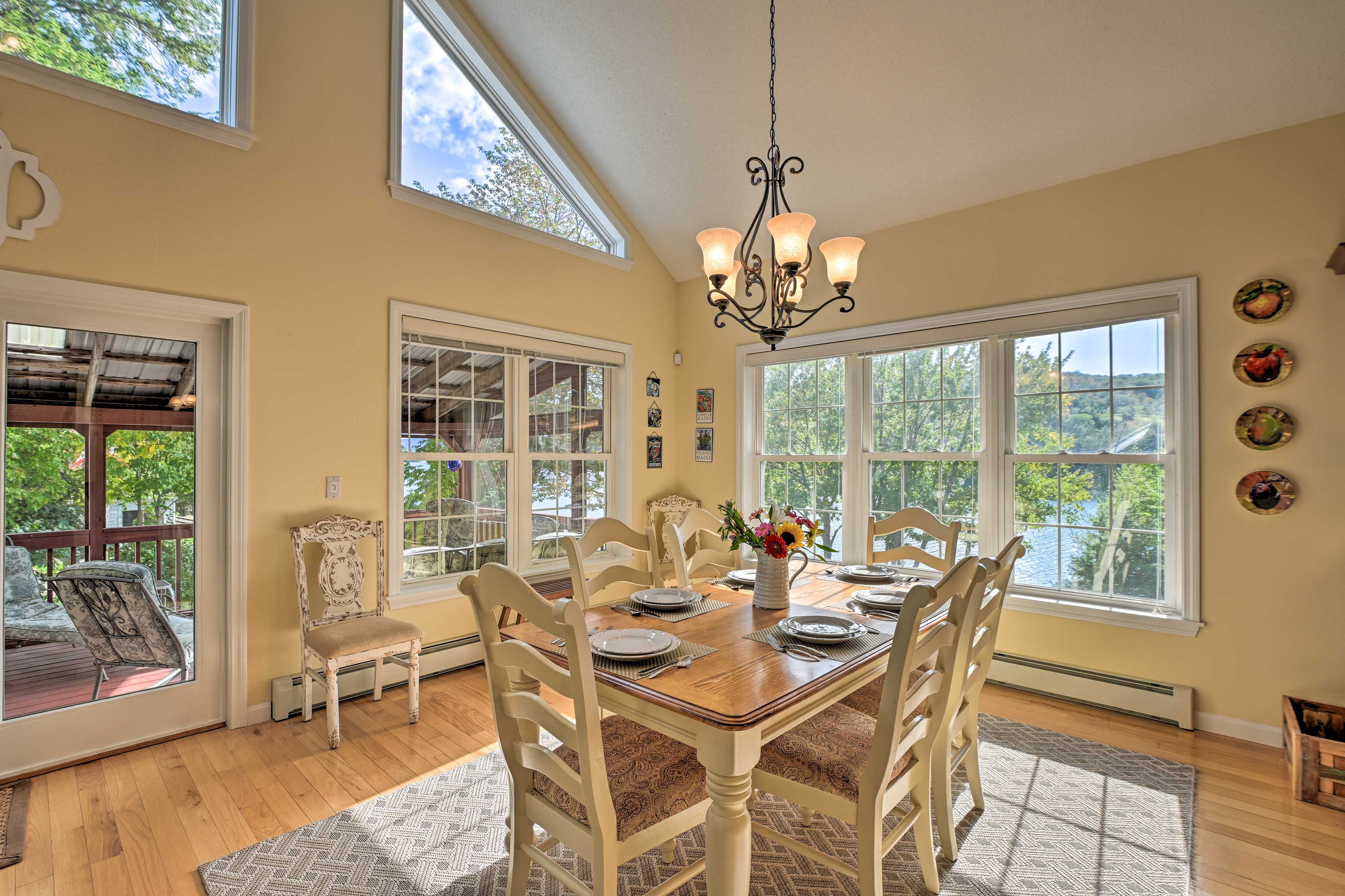 Dining Room | Access to Screened-In Deck