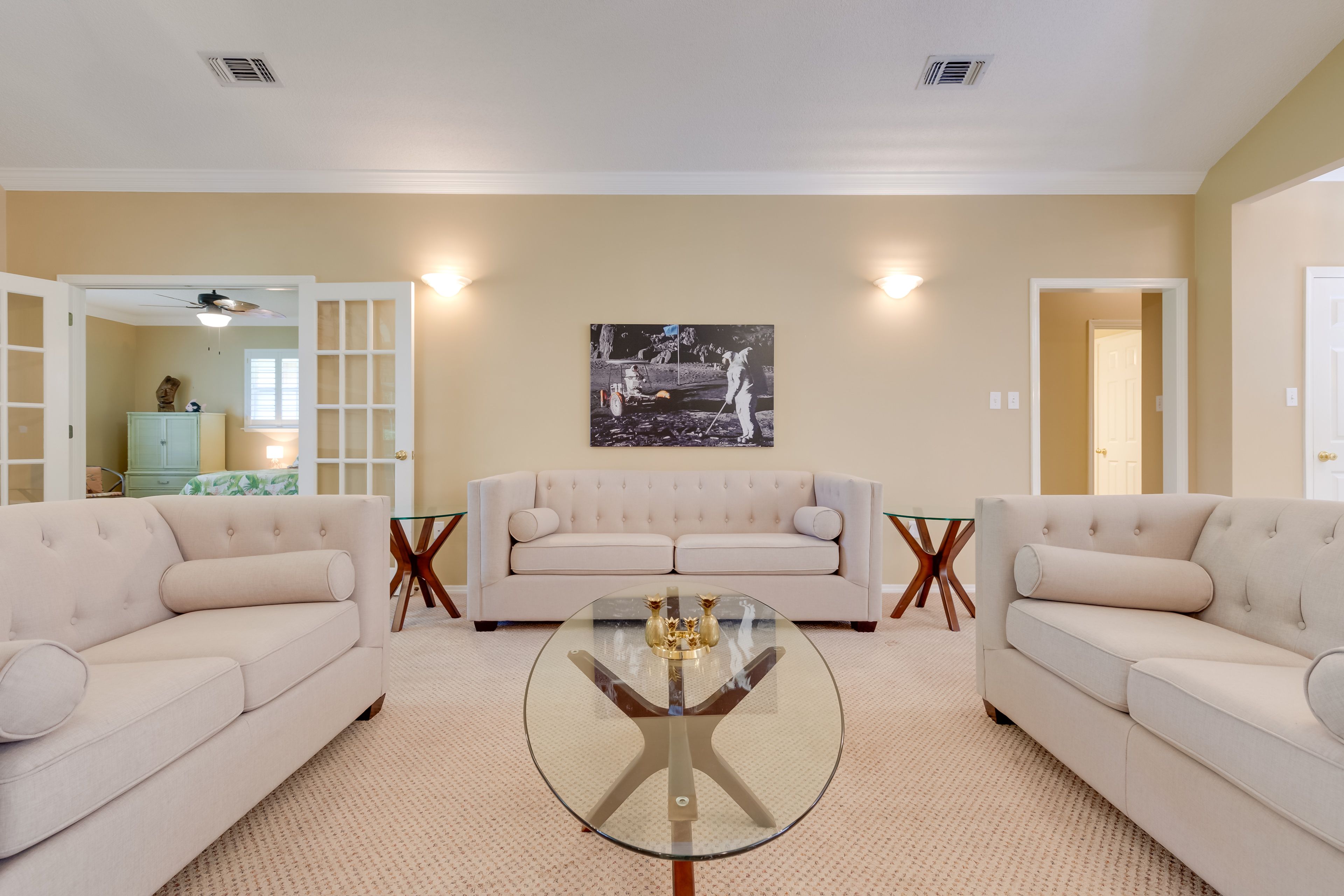 Living Room | Single-Level Home | Central A/C | High-Speed WiFi