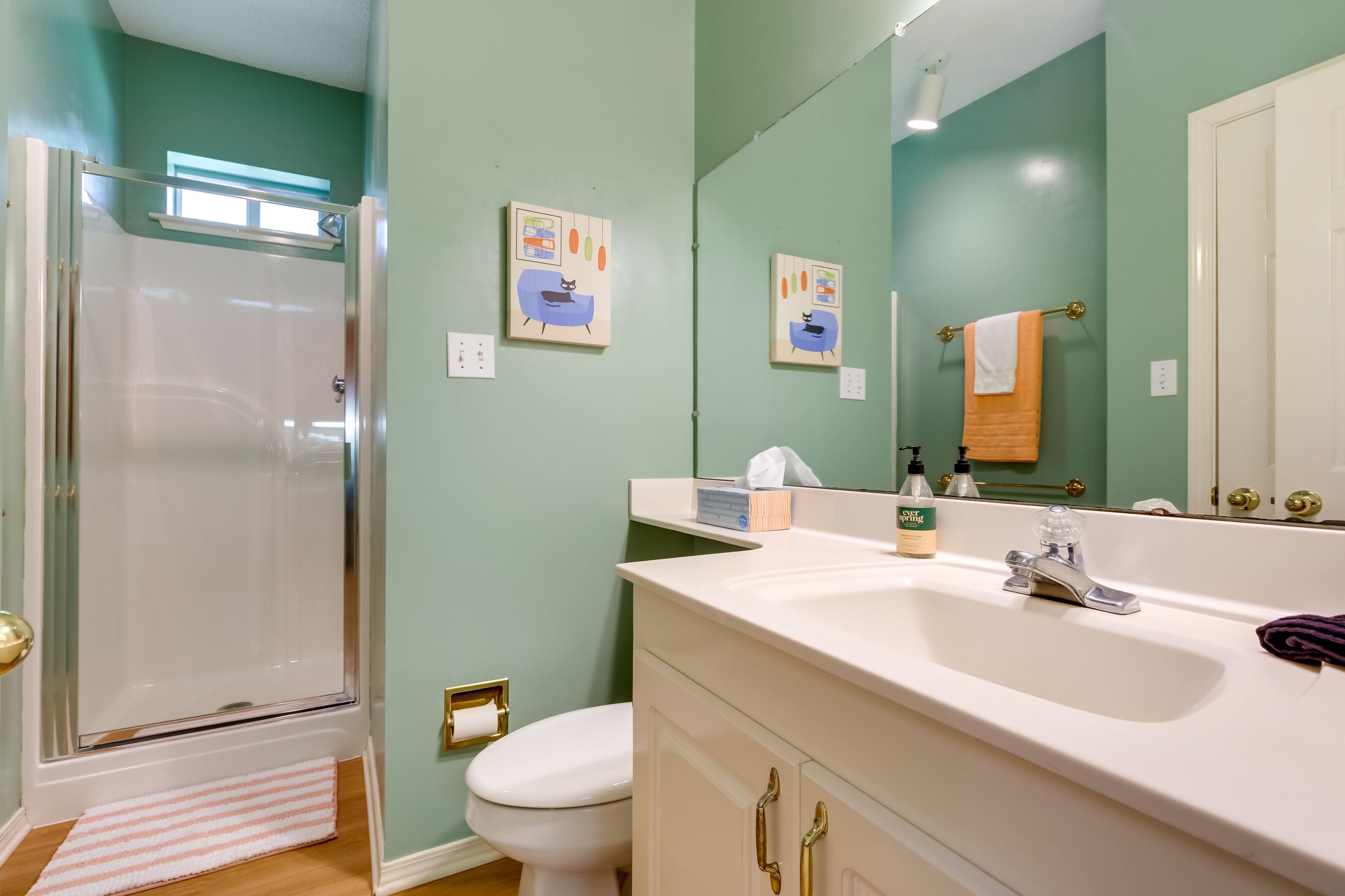 Full Bathroom | Complimentary Toiletries