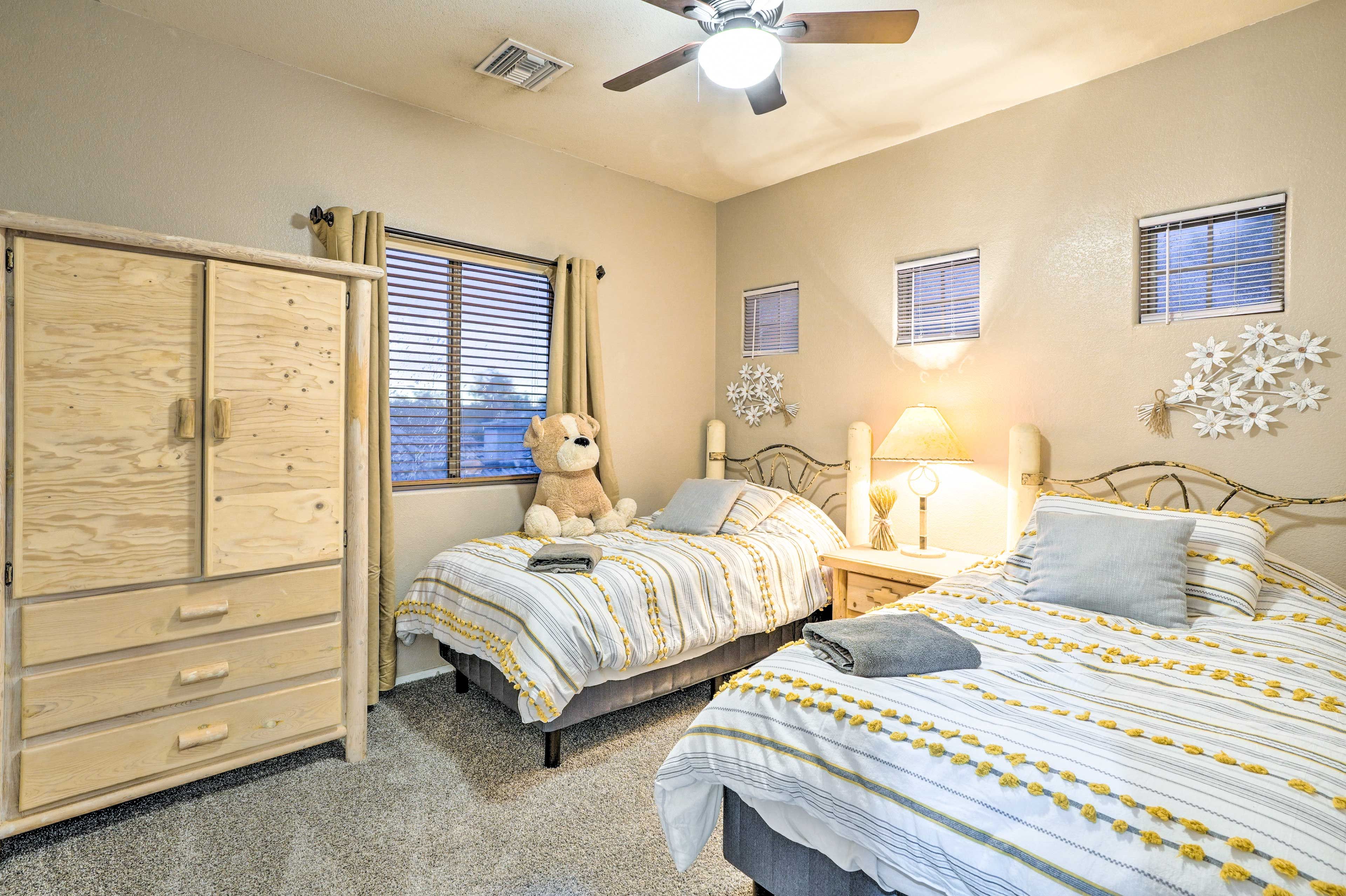 Bedroom 2 | 2 Twin Beds