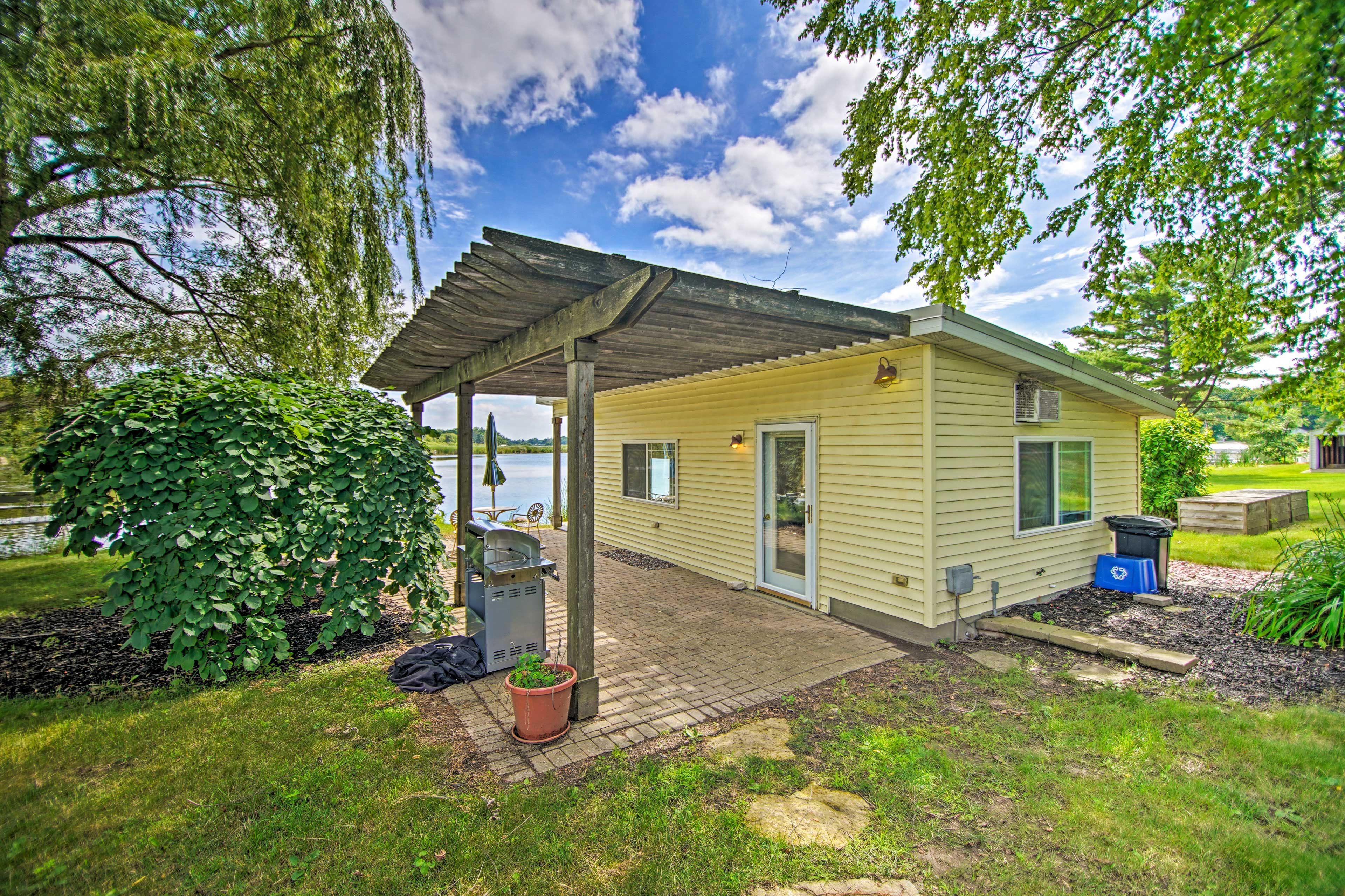 Exterior | Parking | Driveway (2 Vehicles)