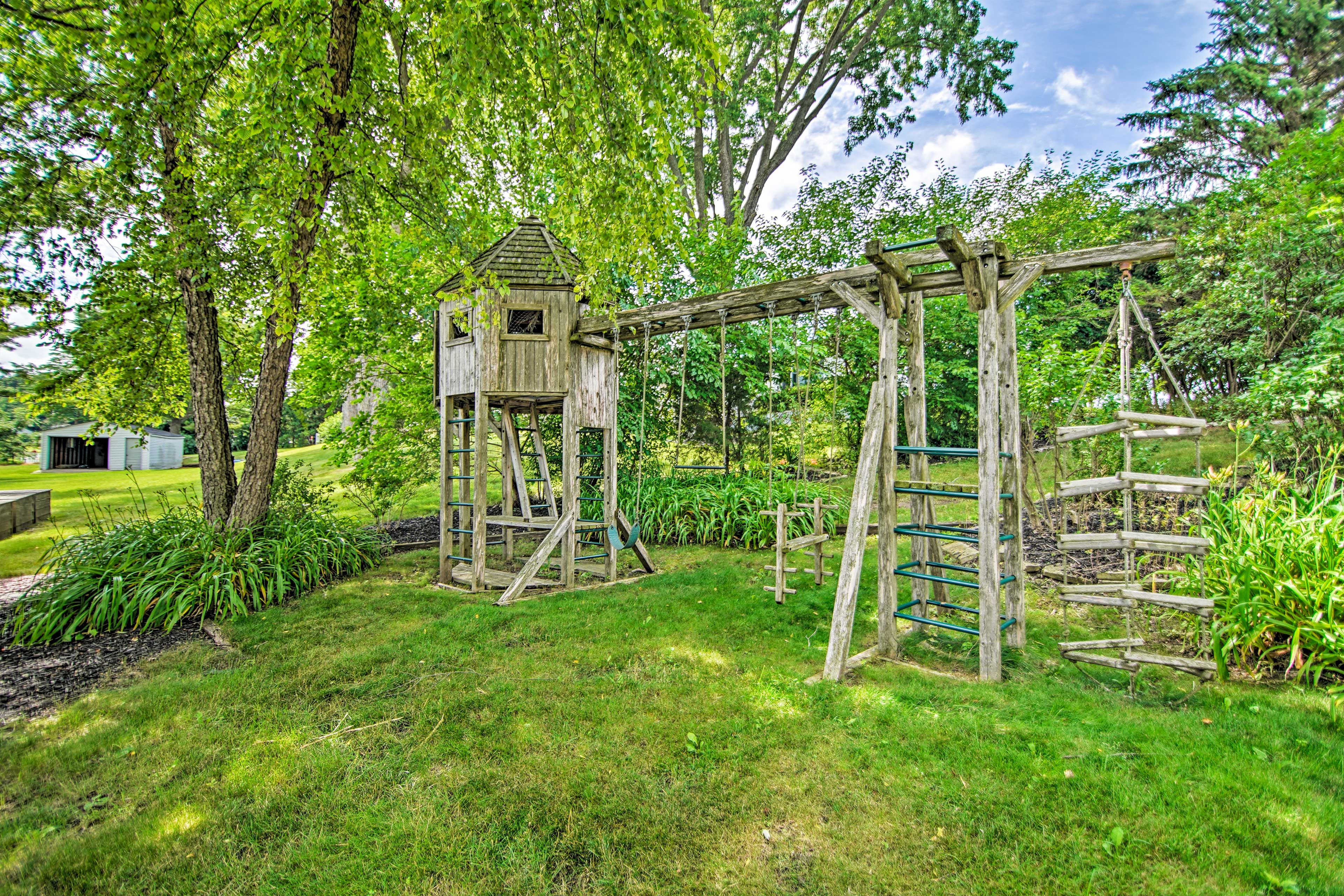 Shared Waterfront | Playground | Hammock | Water Equipment
