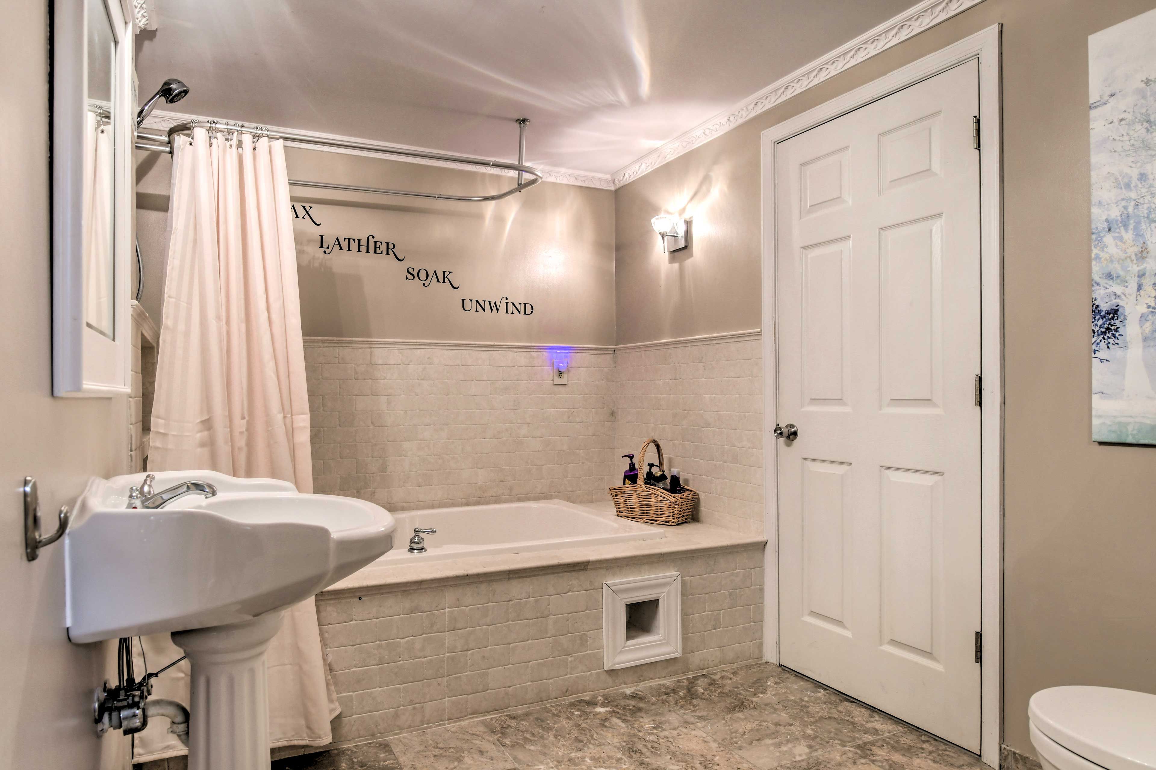 Bathroom | Basement | Steps to Enter | Complimentary Toiletries