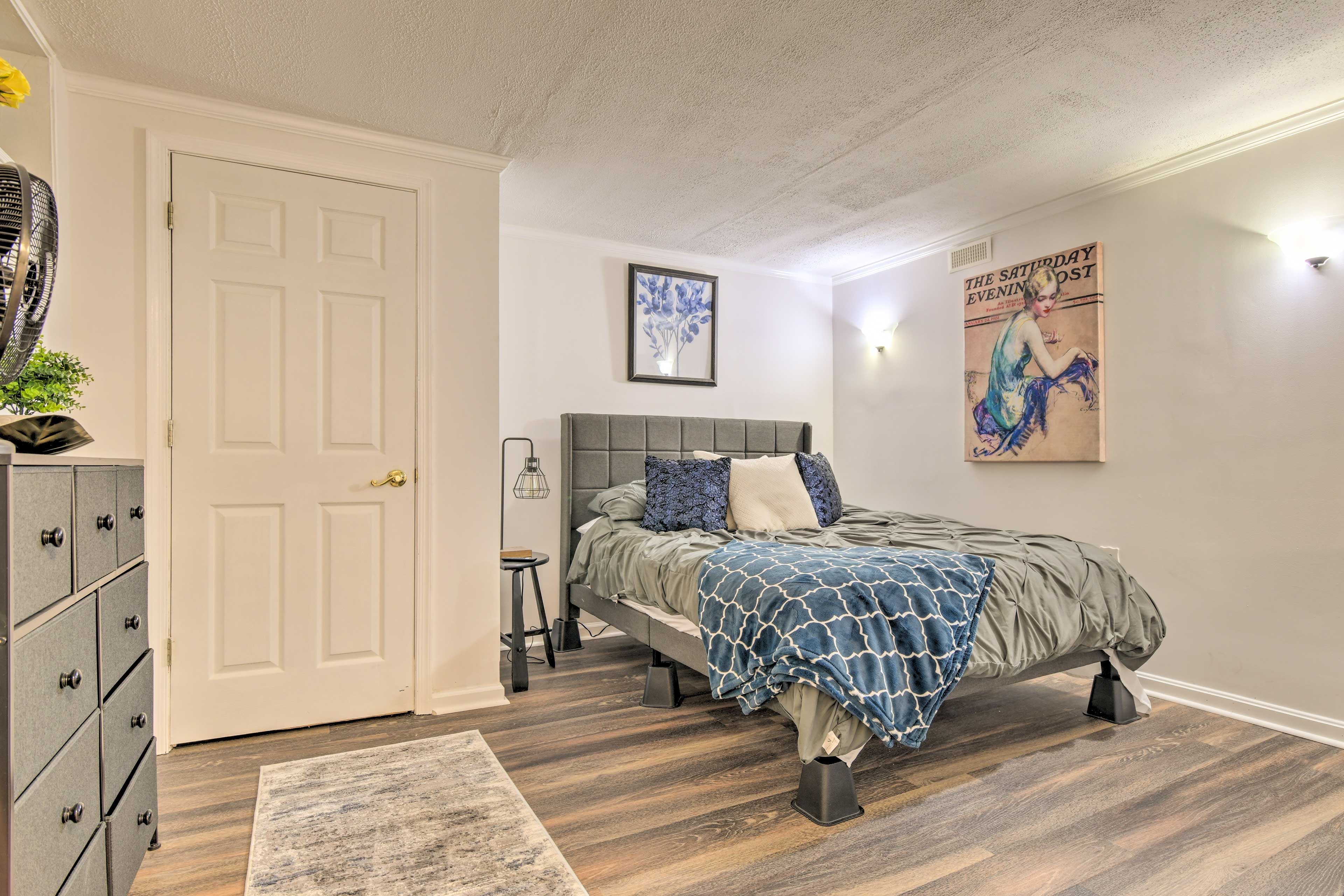 Bedroom | Queen Bed | Basement | Steps to Enter
