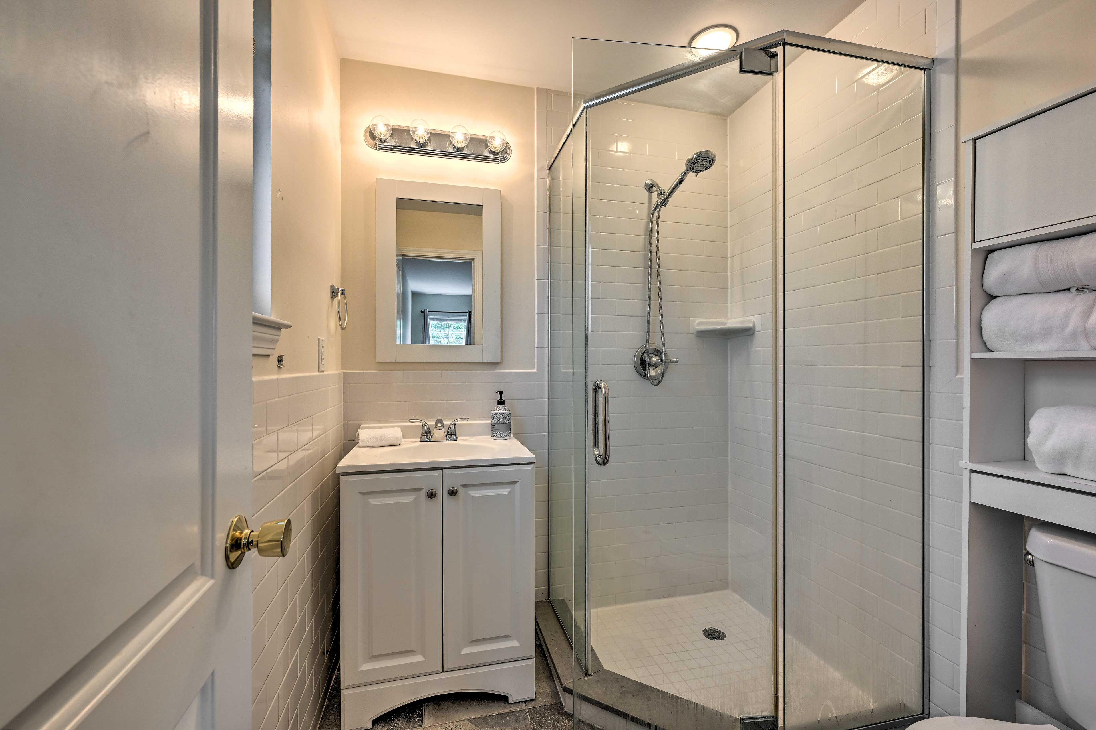 En-Suite Bathroom | Towels Provided