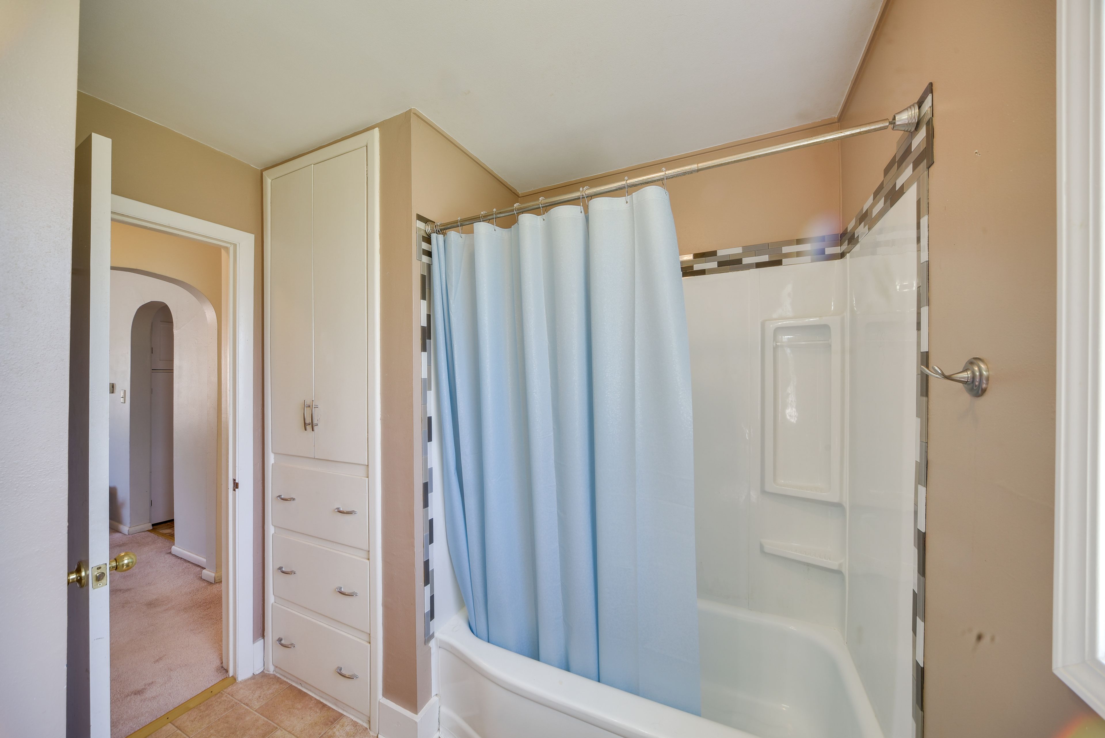 Full Bathroom | Hair Dryer