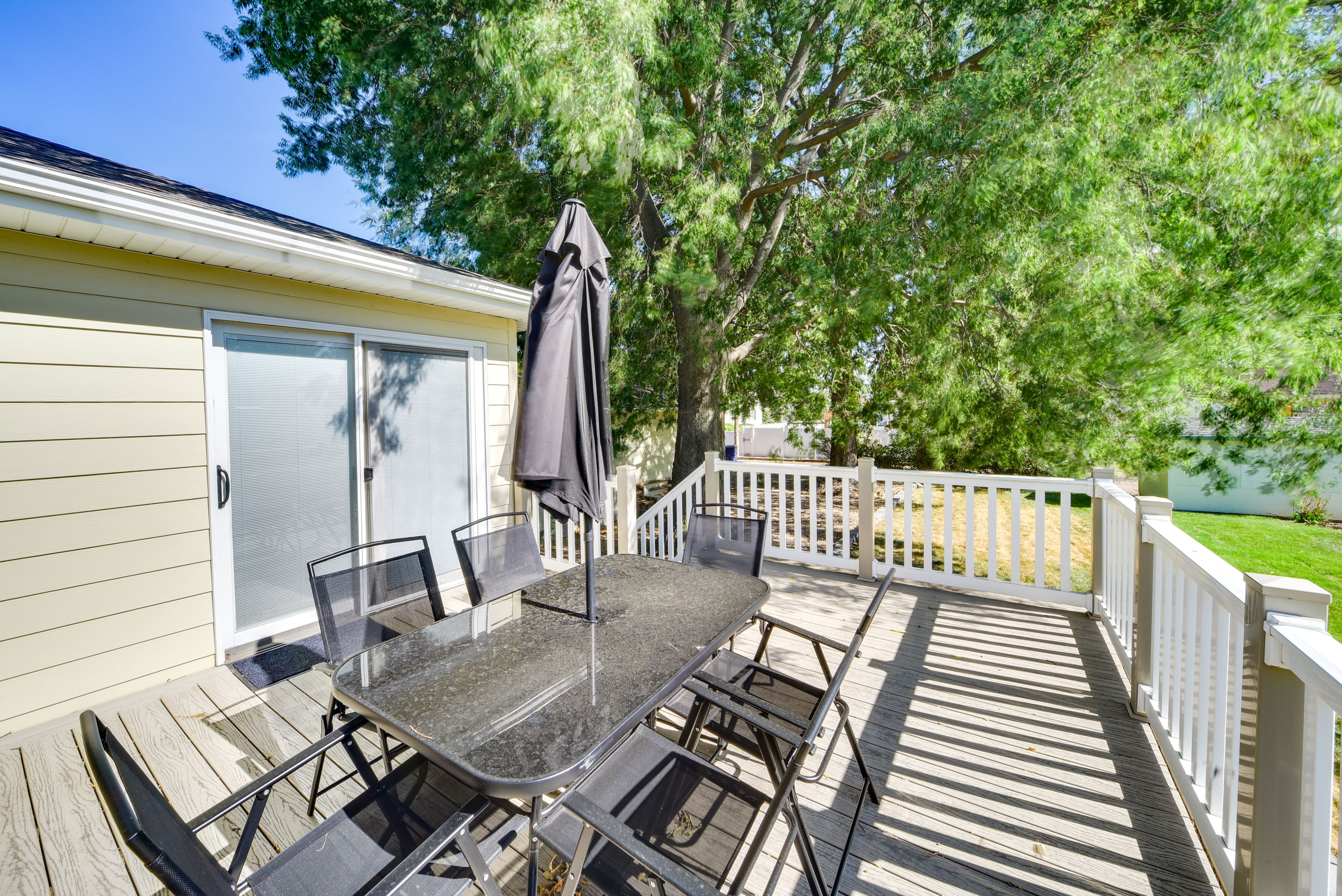 Deck | 1st-Floor Bedroom/Bathroom | Pet Fee | Towels & Linens