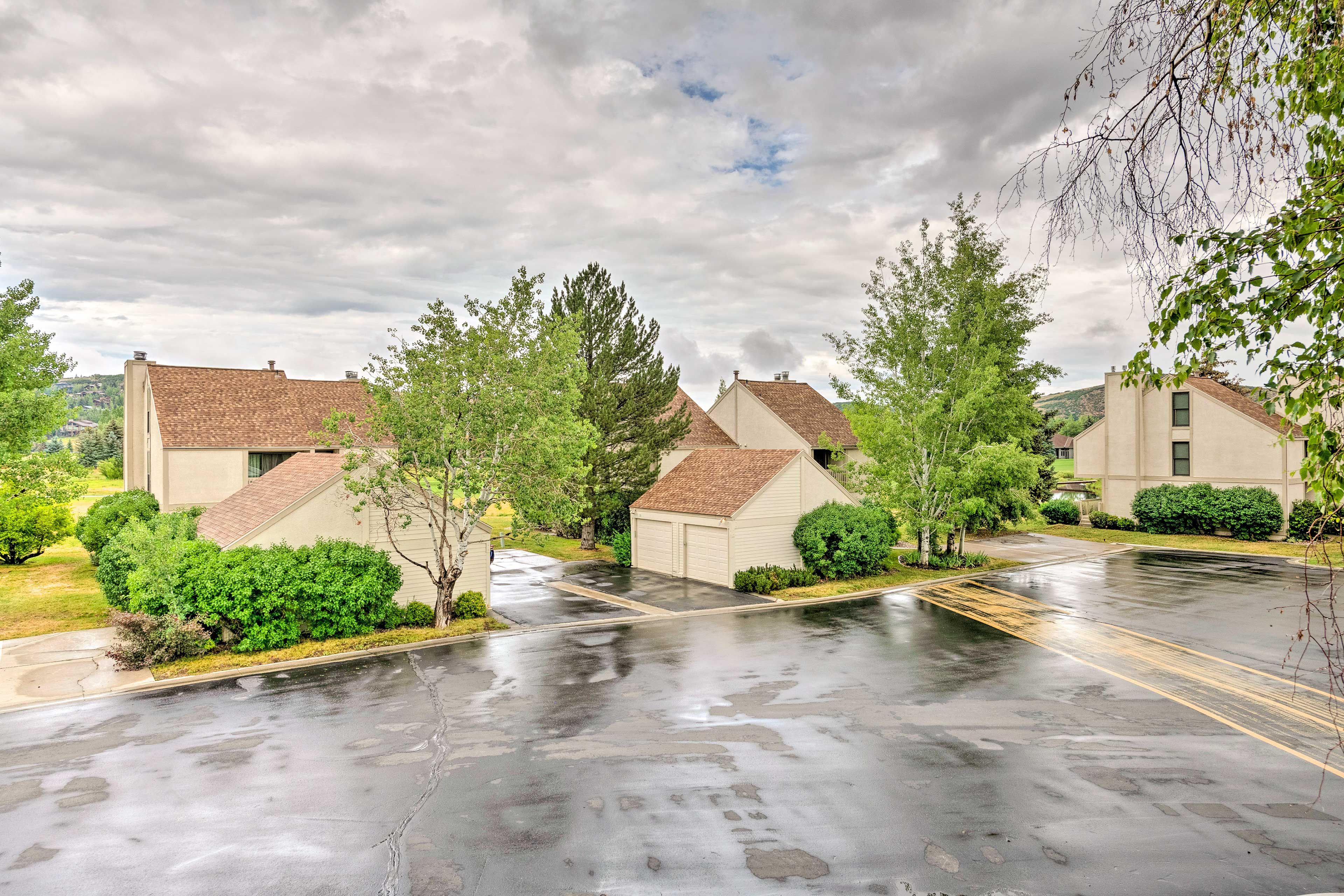 Parking | Garage (1 Vehicle) | Driveway (1 Vehicle)