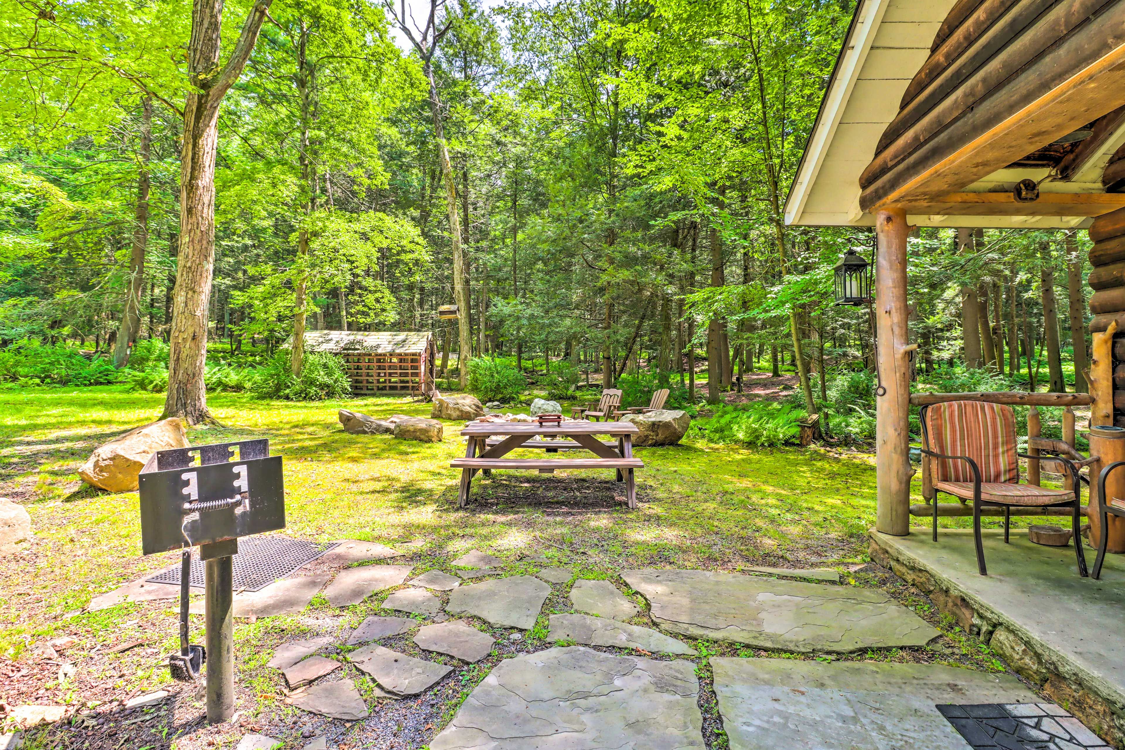 Private Yard | Charcoal Grill