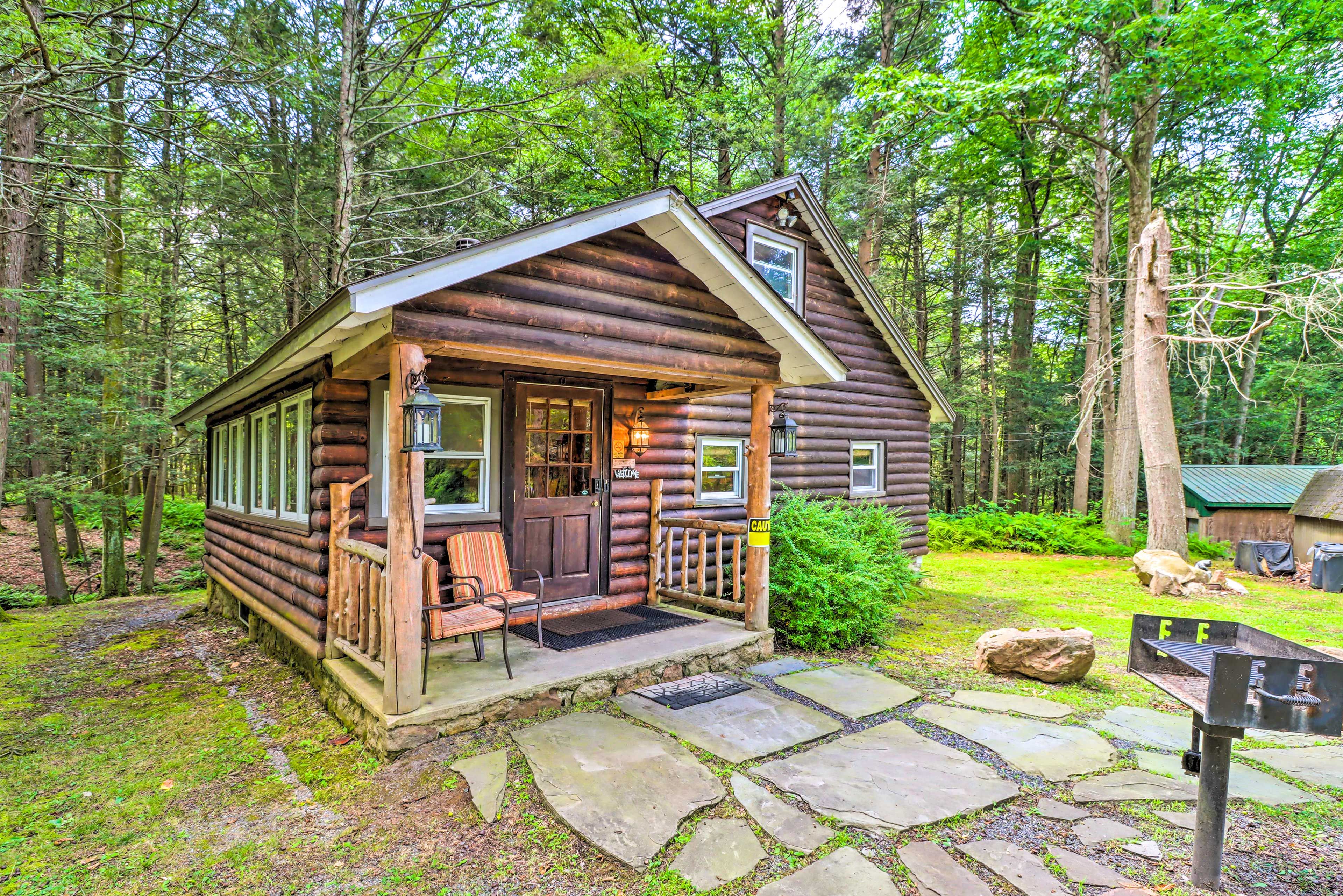 Cabin Exterior | 1 Step to Enter | 1 Exterior Security Camera (Facing Out)