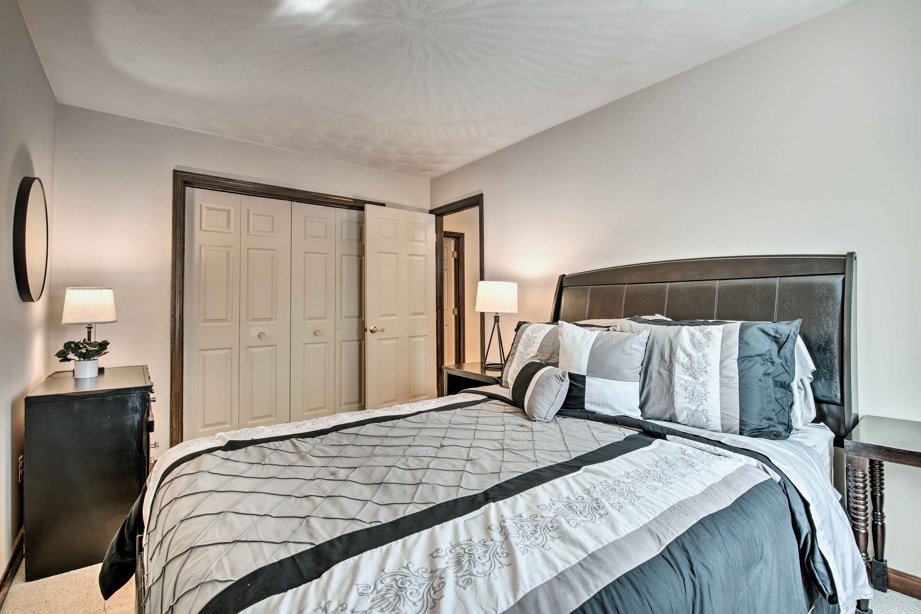 Bedroom 2 | Queen Bed
